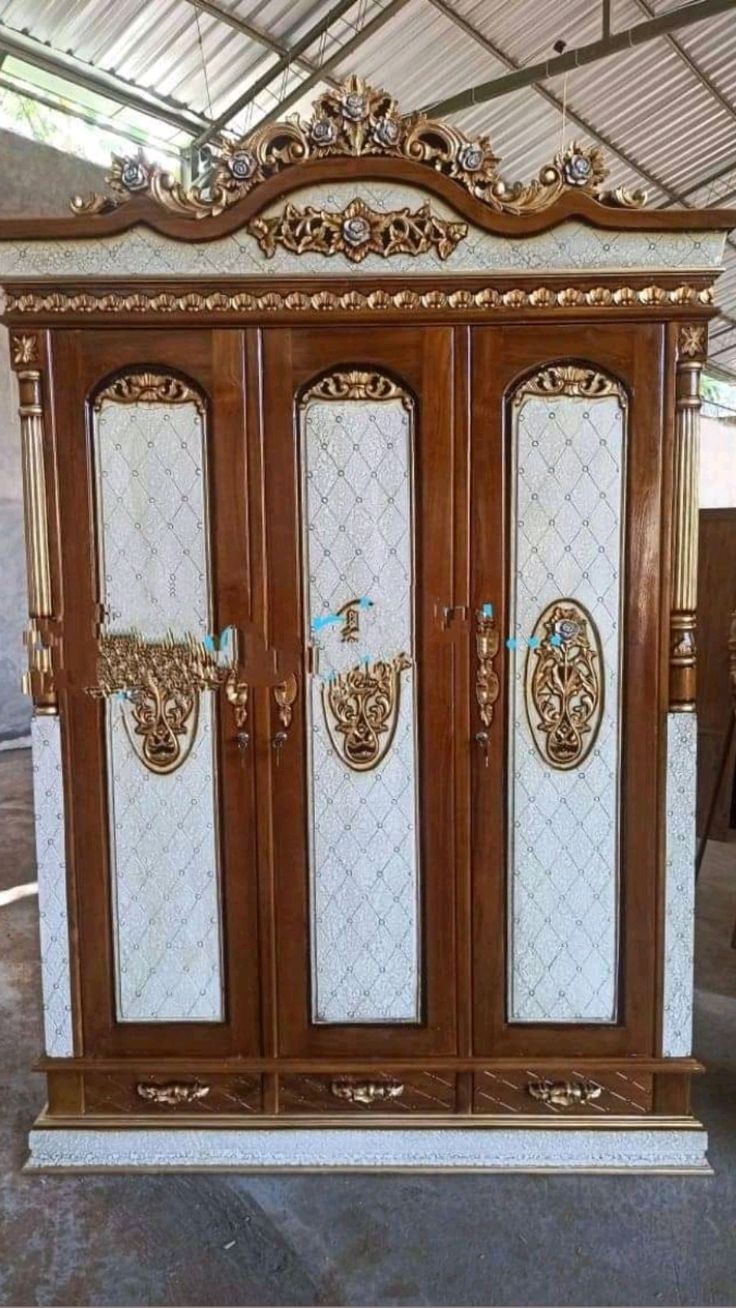 Lemari Pakaian Monalisa