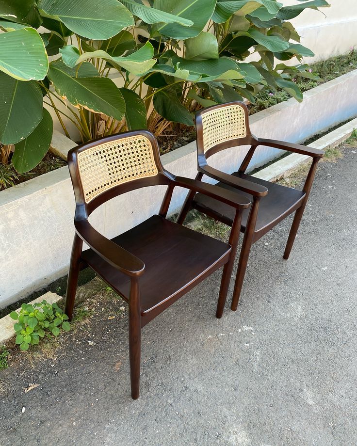 Kursi Hirosima rotan