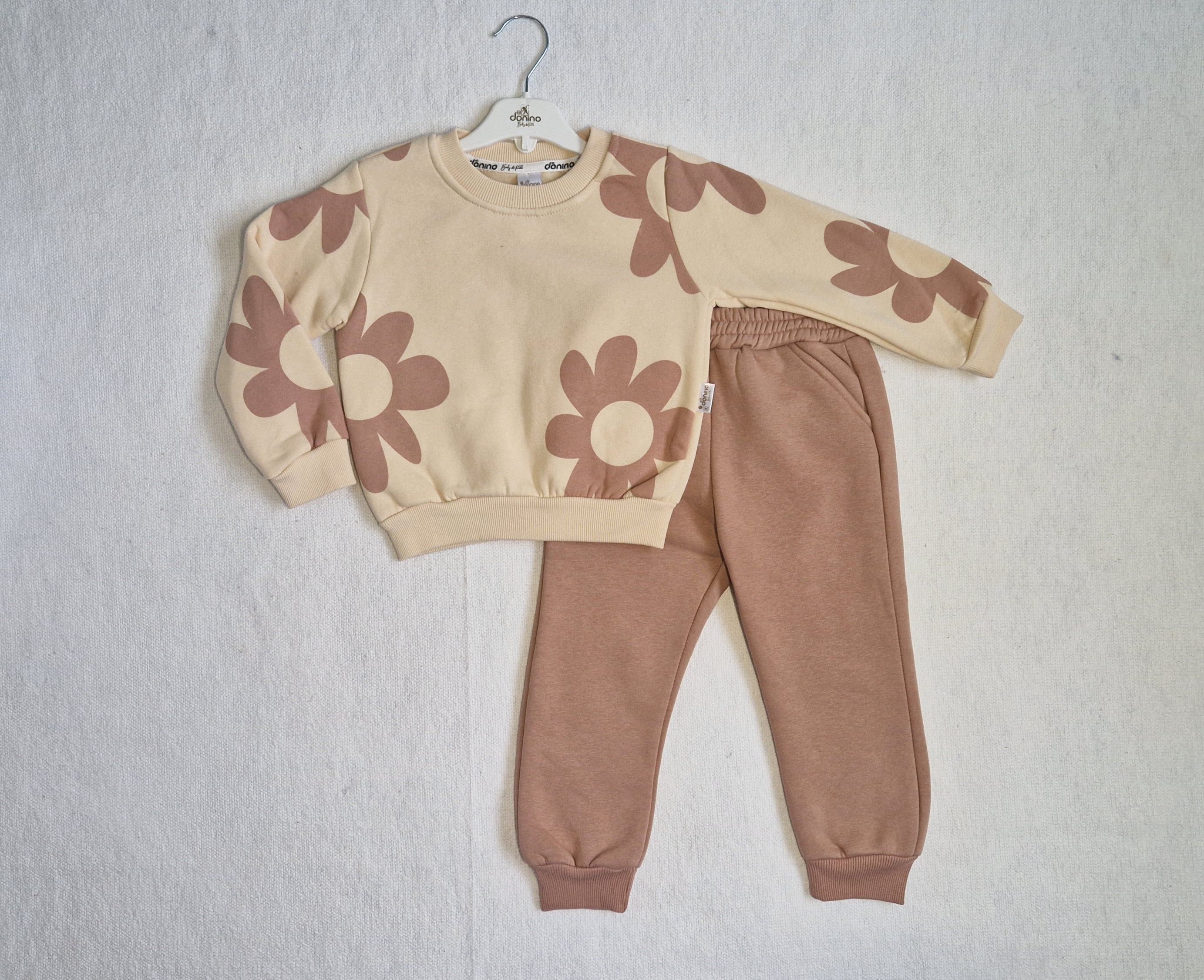 Vaikiškas treningas su gėlėmis