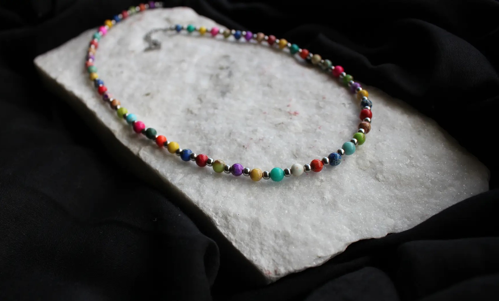Perlenkette bunt silber