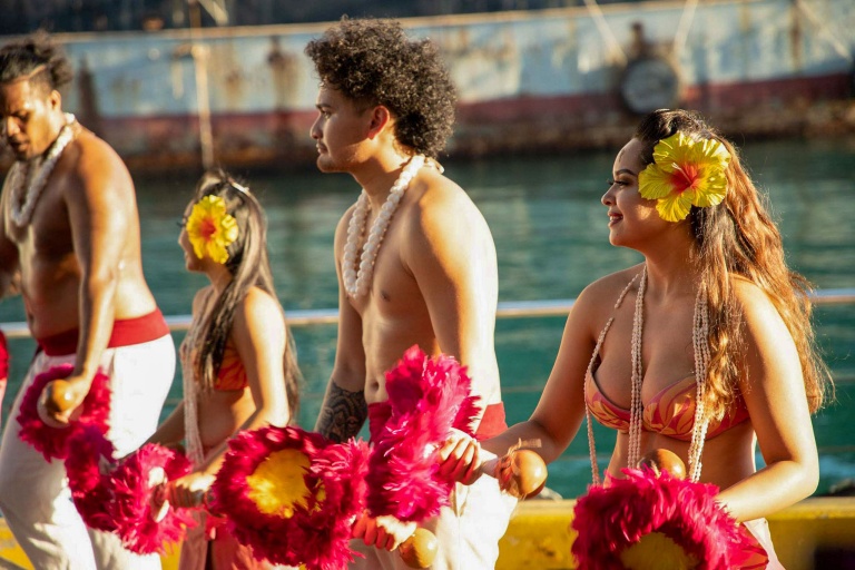 STAR OF HONOLULU SUNSET DINNER CRUISE Friday Fireworks Cruise Available!