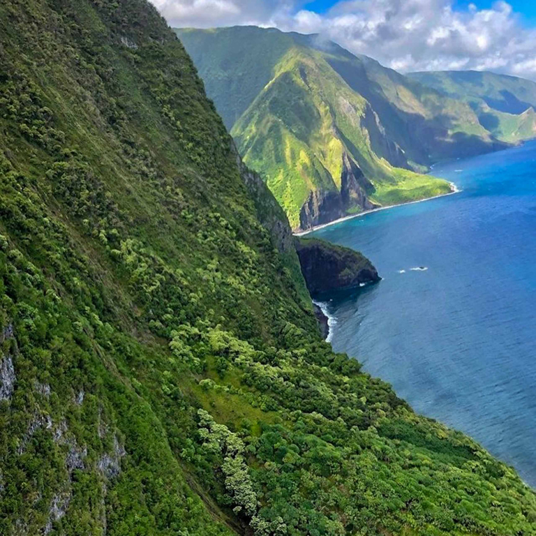 WEST MAUI & MOLOKAI DOORS OFF HELICOPTER TOUR A Thrilling Doors Off Experience