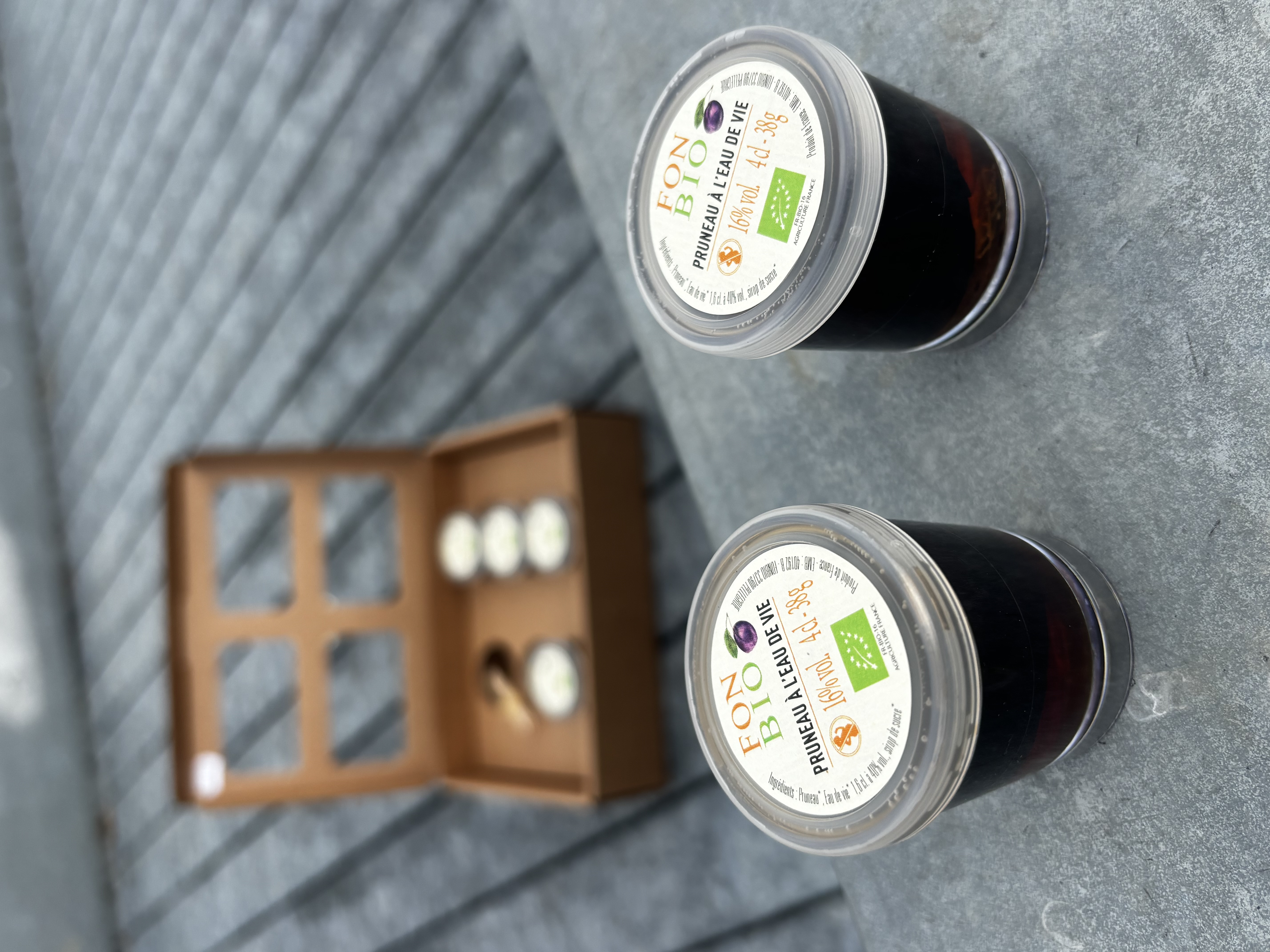 Pruneaux à l’eau de vie bio