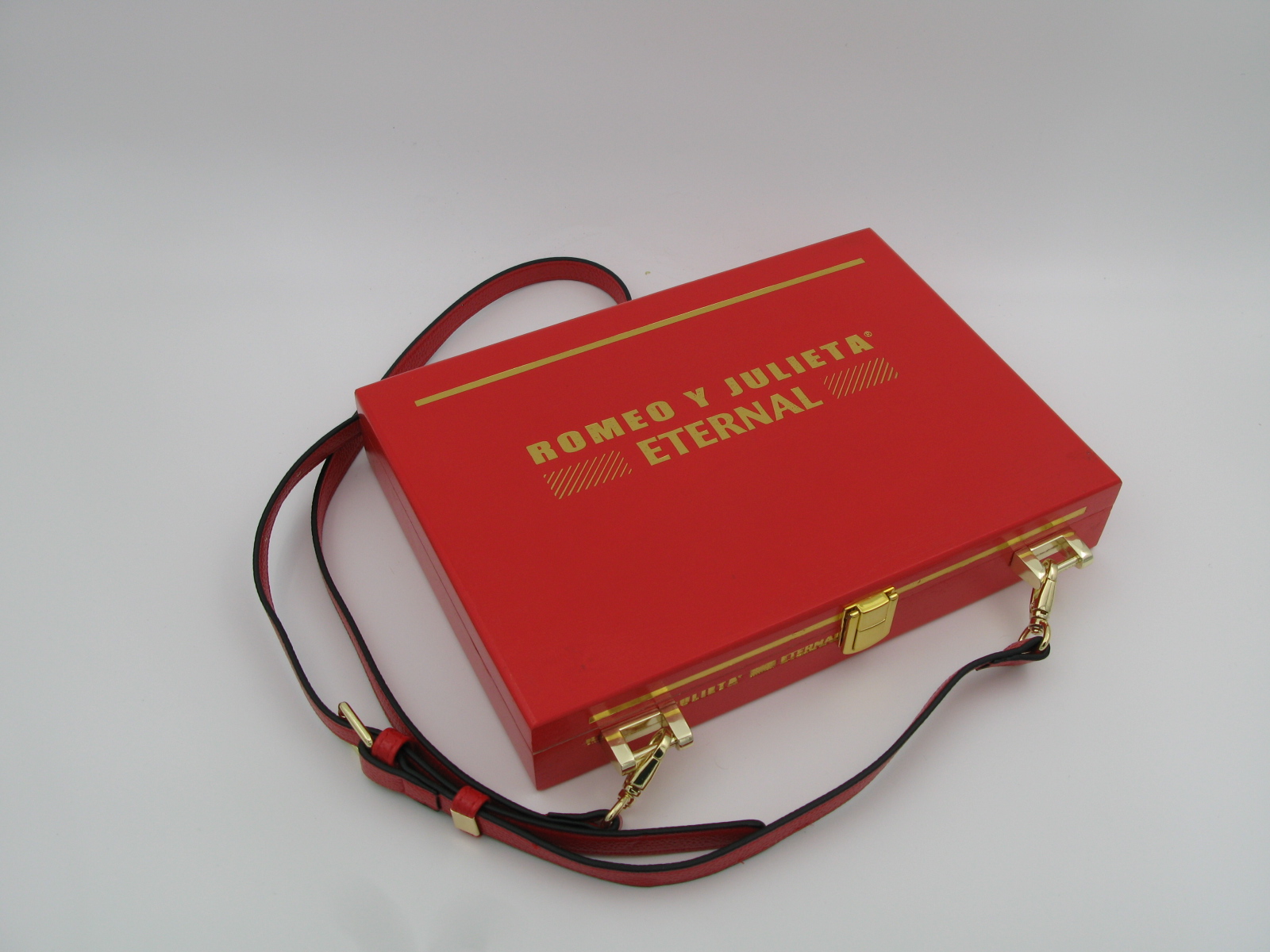 Romeo y Julieta Eternal Cigar Box Purse
