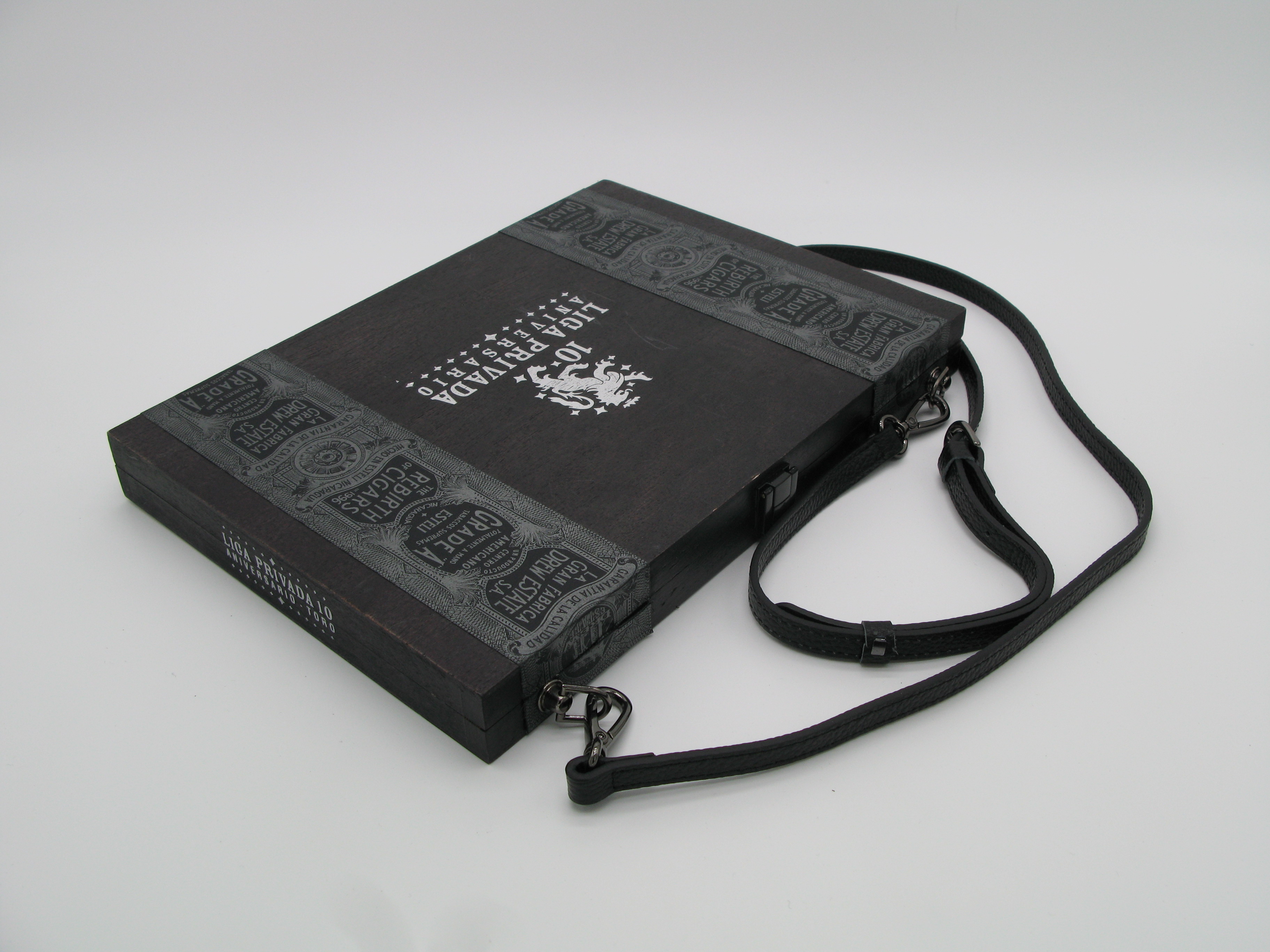 Liga Privada Black Shoulder Bag