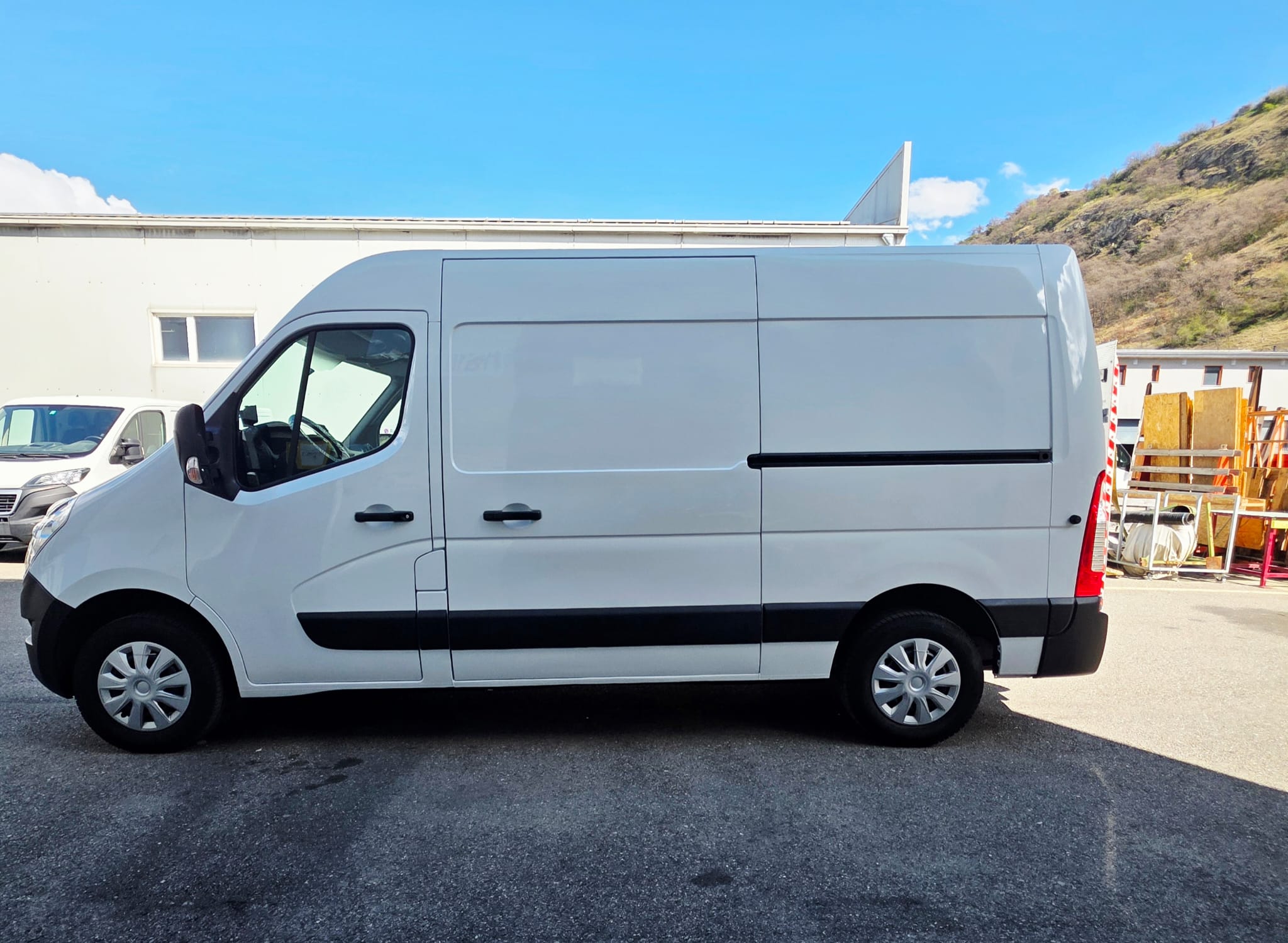 Renault Master T35 dCi 145 L2H2