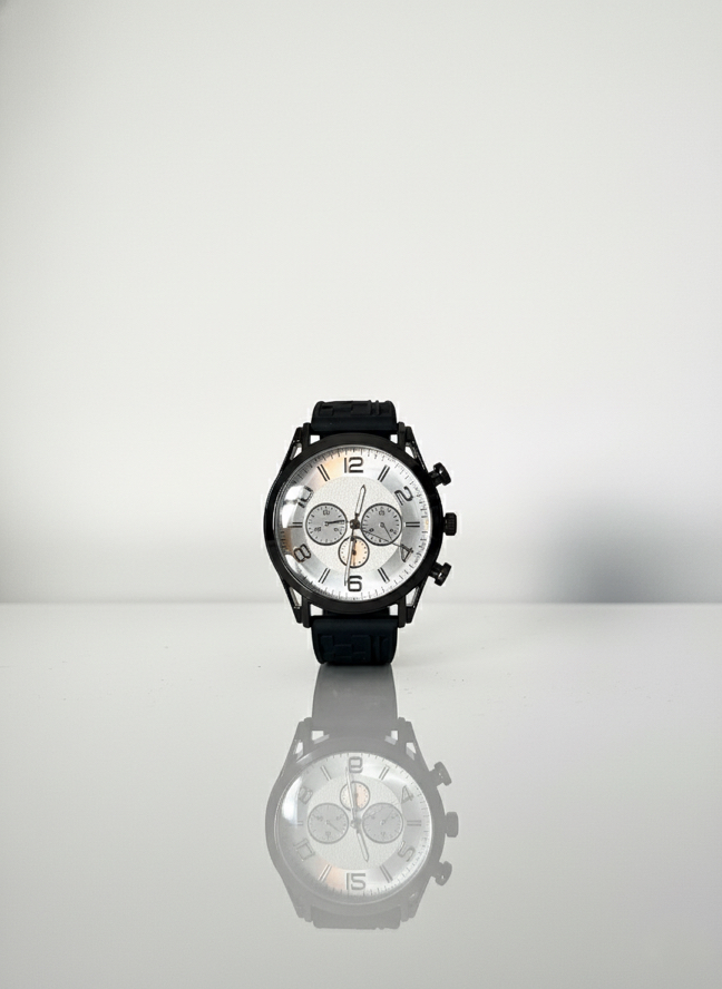 Reloj Analógico Estilo Cronógrafo – Caja Metálica y Correa de Silicona