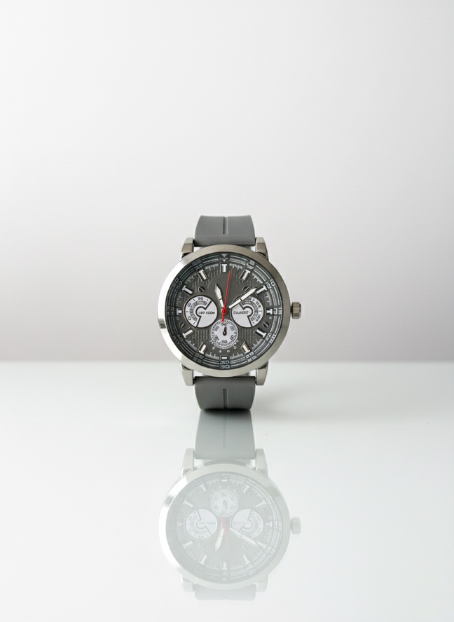 Reloj Analógico Estilo Cronógrafo – Caja Metálica y Correa de Silicona