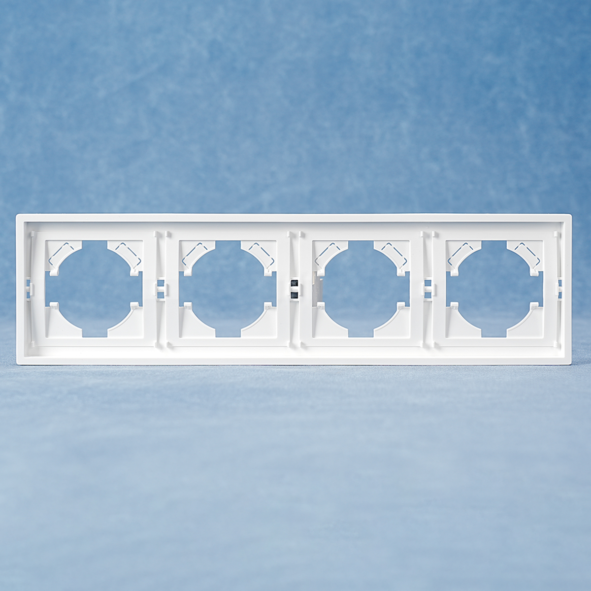 Firedobbel sokkelramme