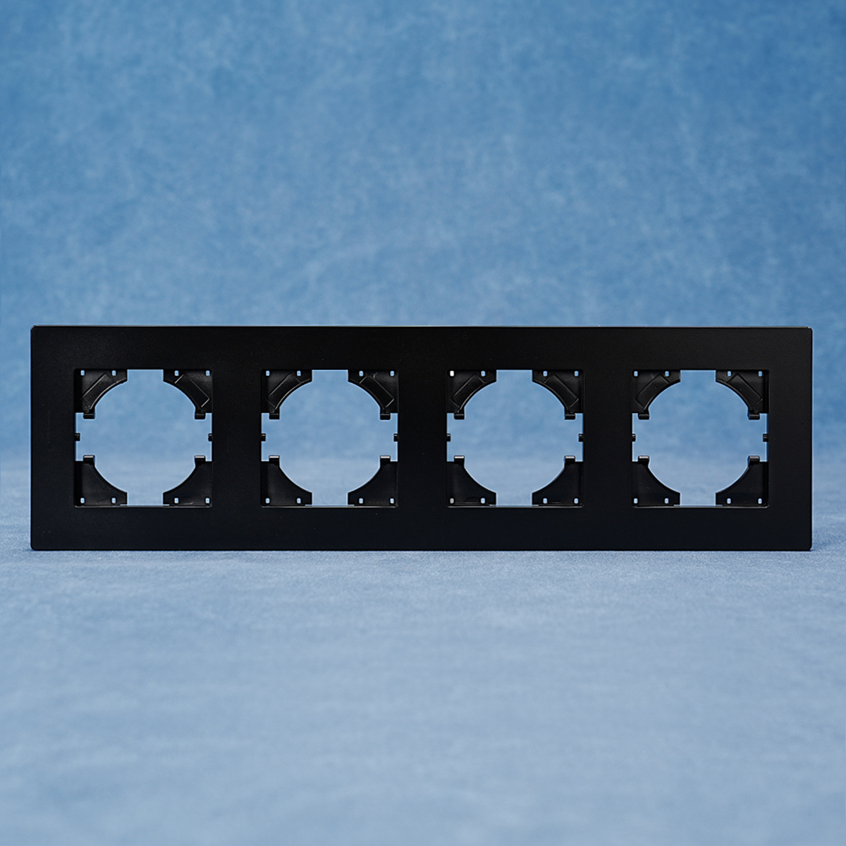 Firedobbel sokkelramme