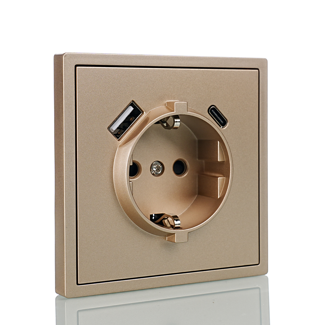 Veggkontakt med USB-porter