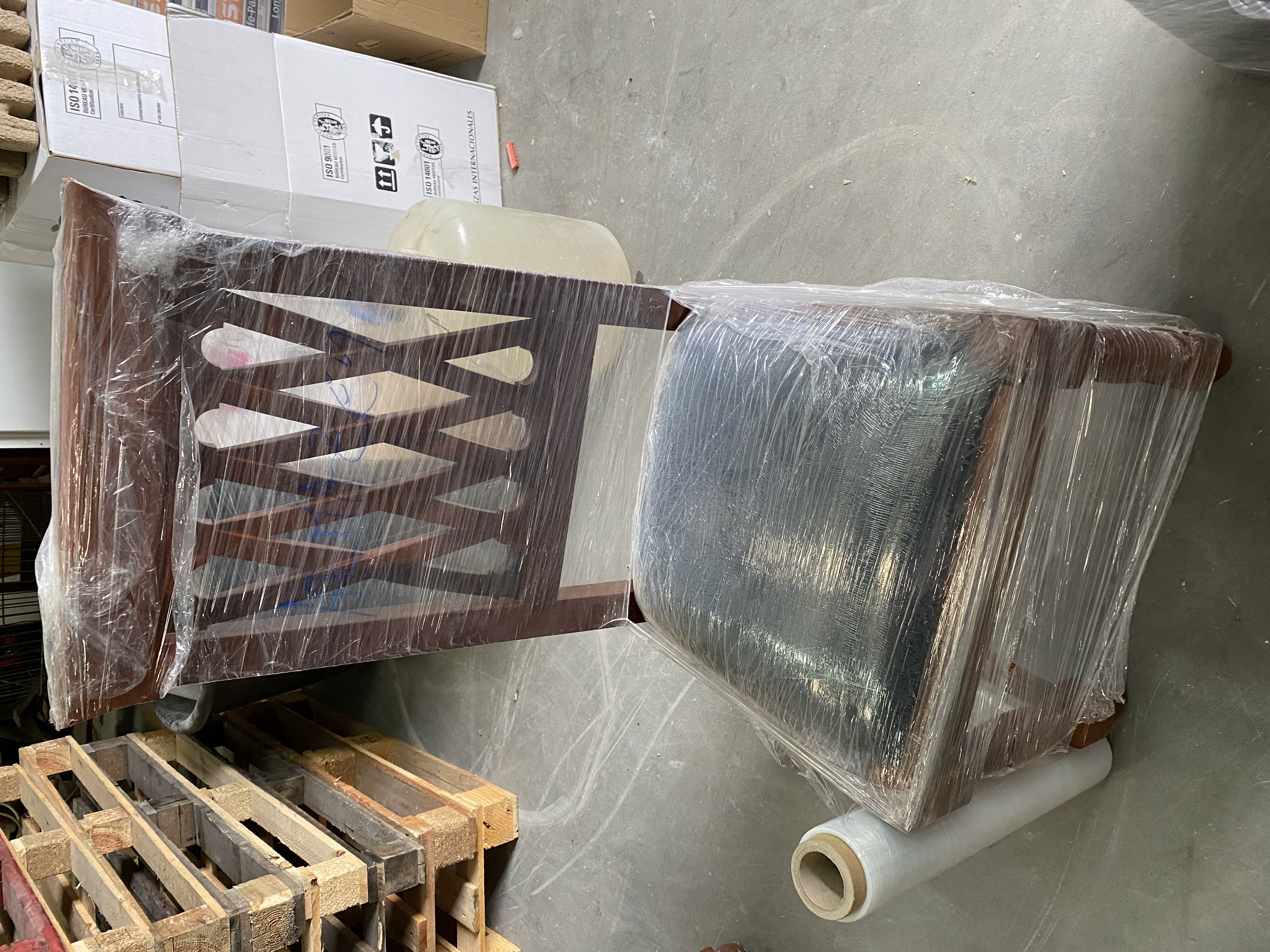 Cadeira classica de madeira usada