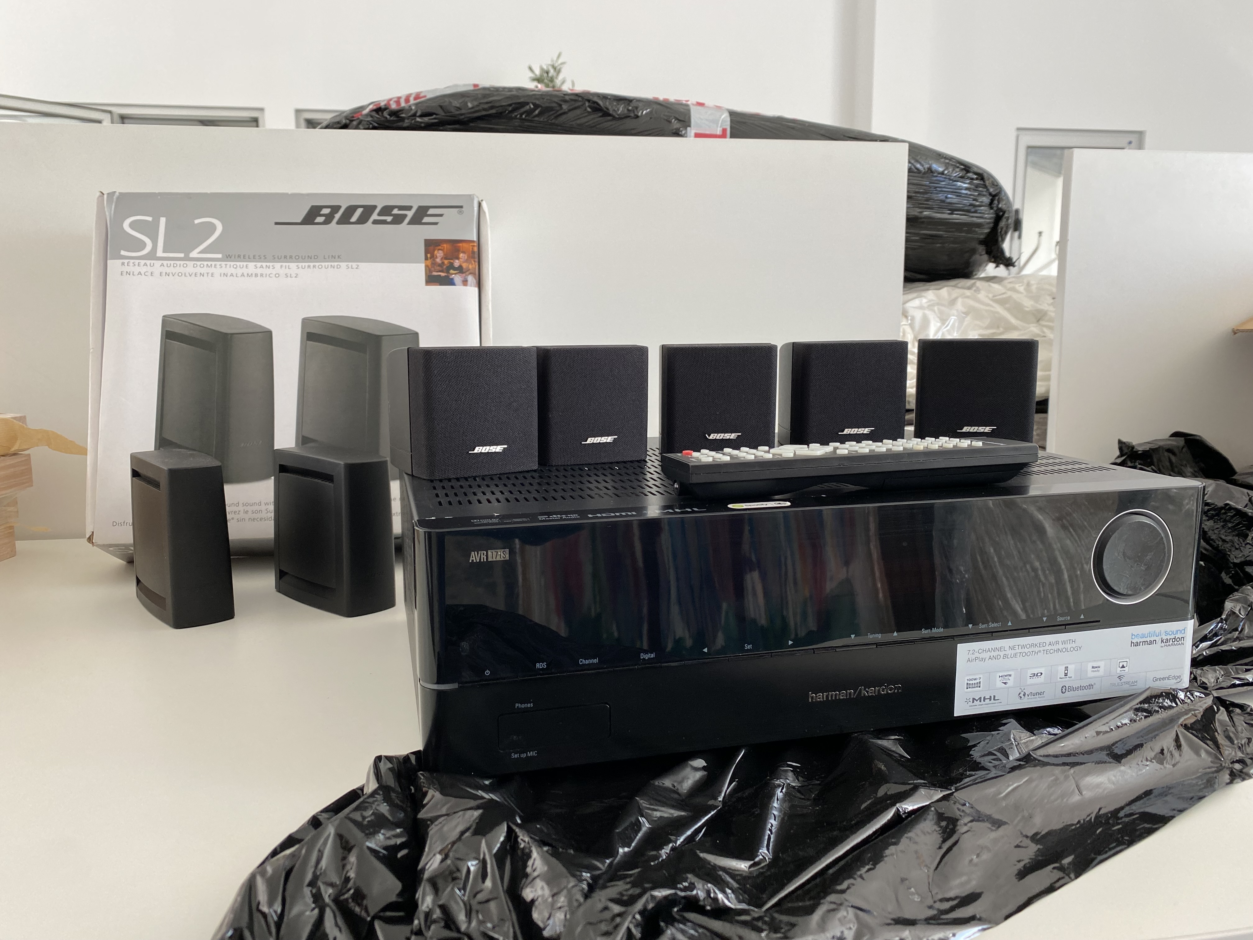 Sistema de Som Bose com Receiver Harman Kardon