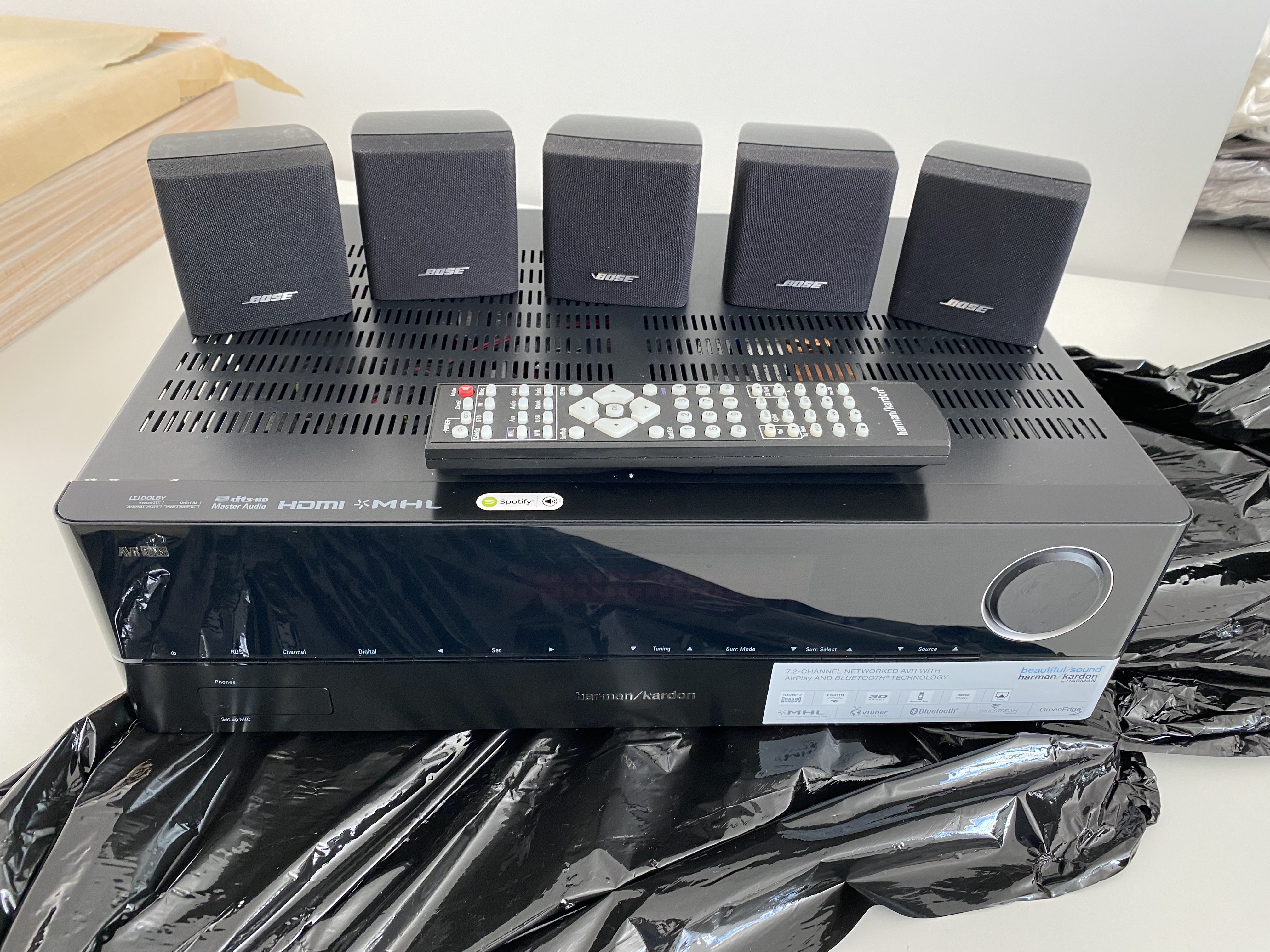 Sistema de Som Bose com Receiver Harman Kardon