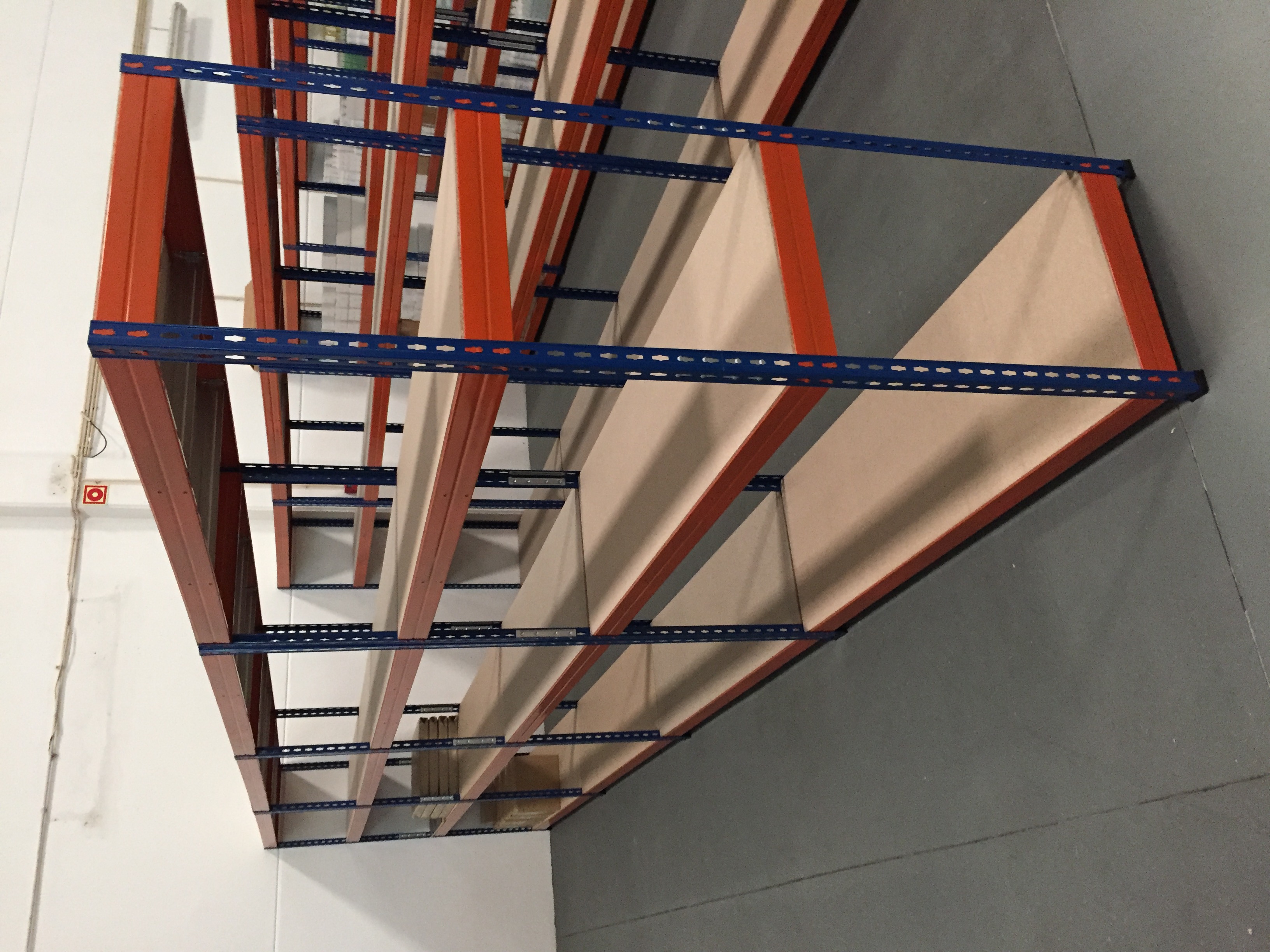 Estante industrial de armazenamento