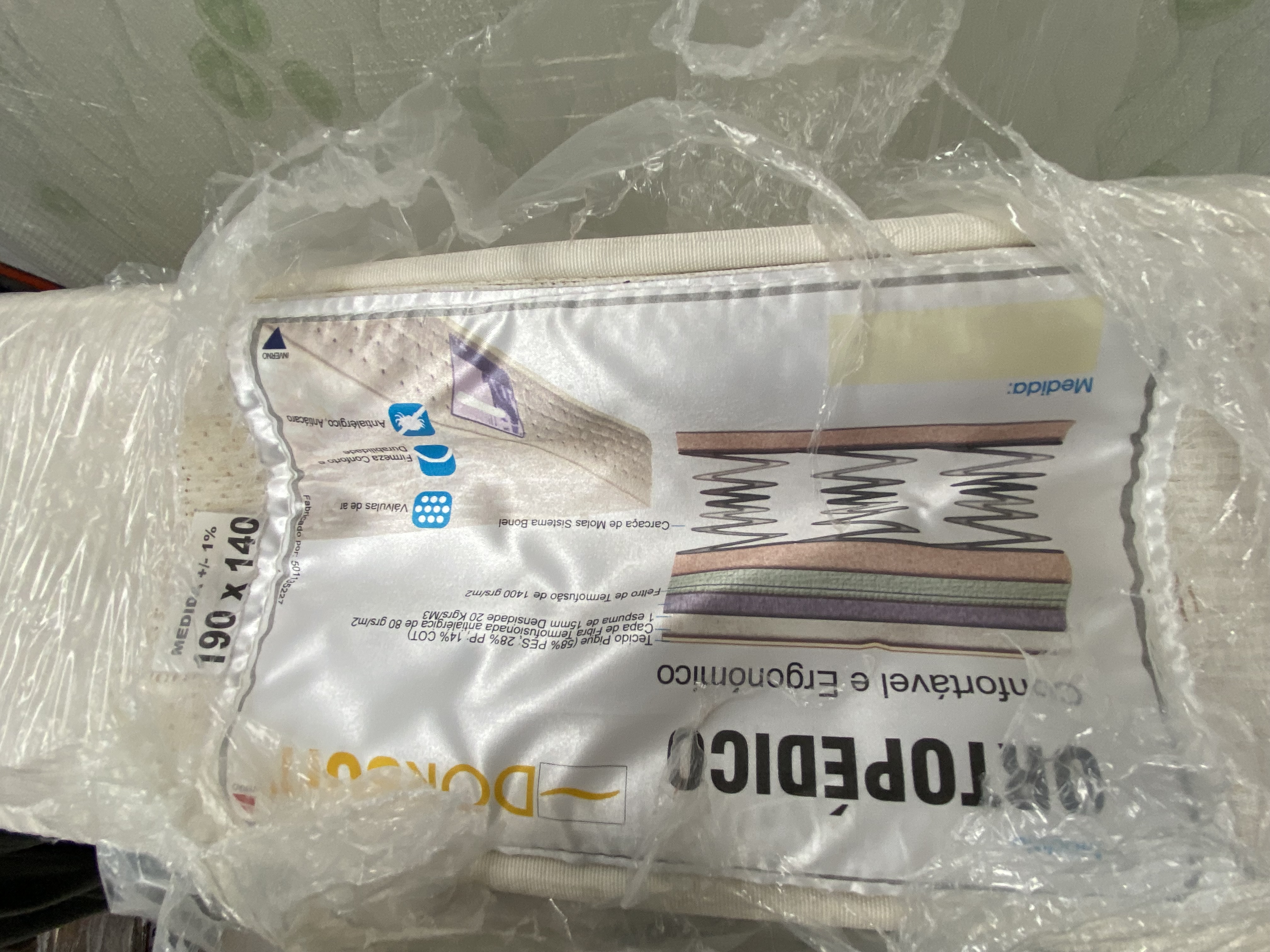 Conjunto de colchão e estrado