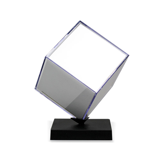 Cubo de acrílico decorativo