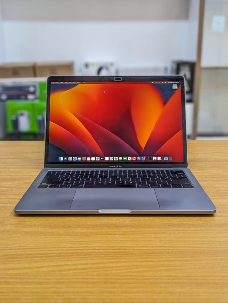  Macbook Pro Laptop