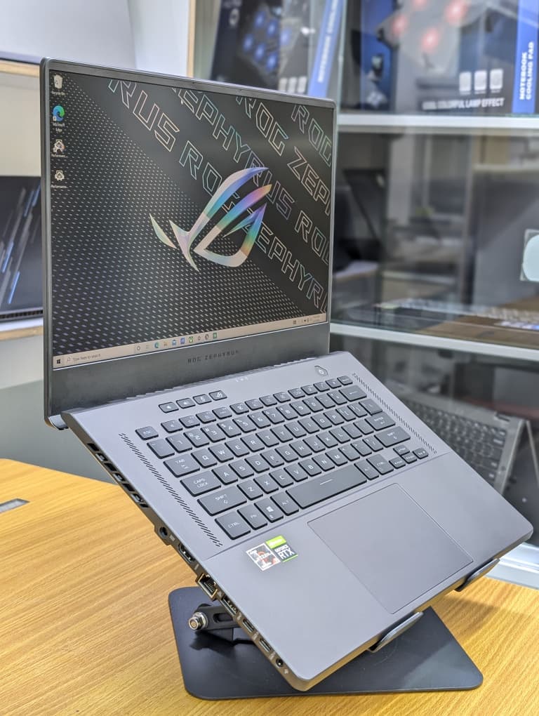  GAMING ROG Zephyrus G15 Laptop