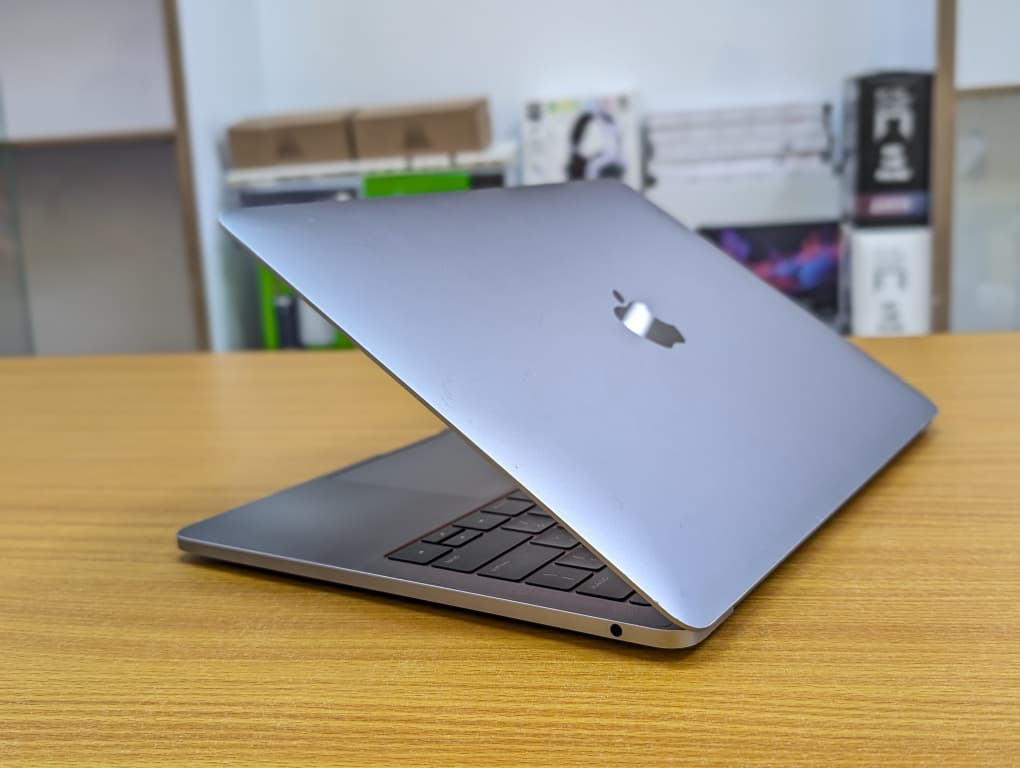  Macbook Pro Laptop