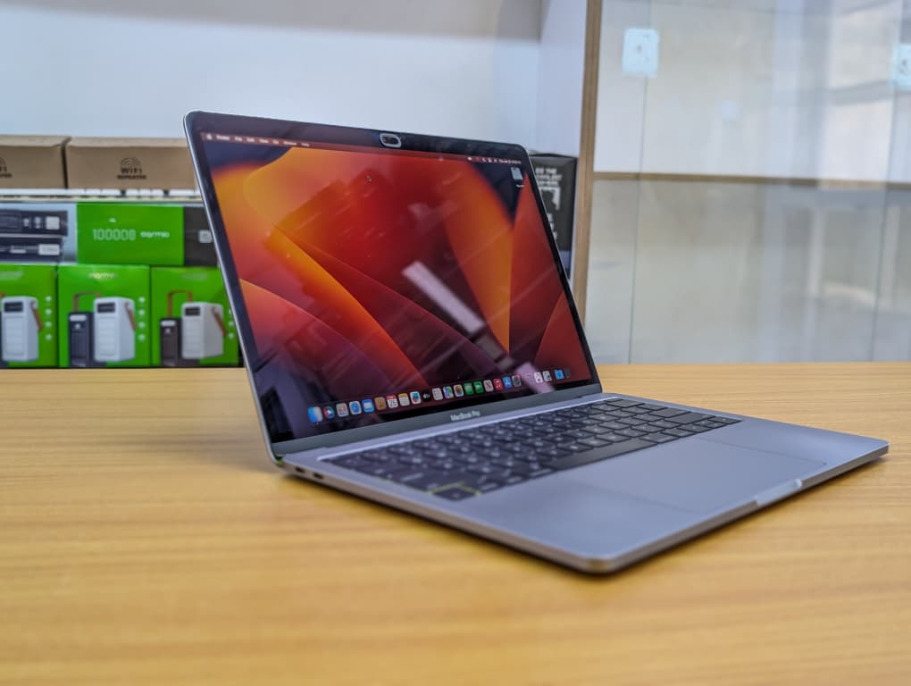 Macbook Pro Laptop
