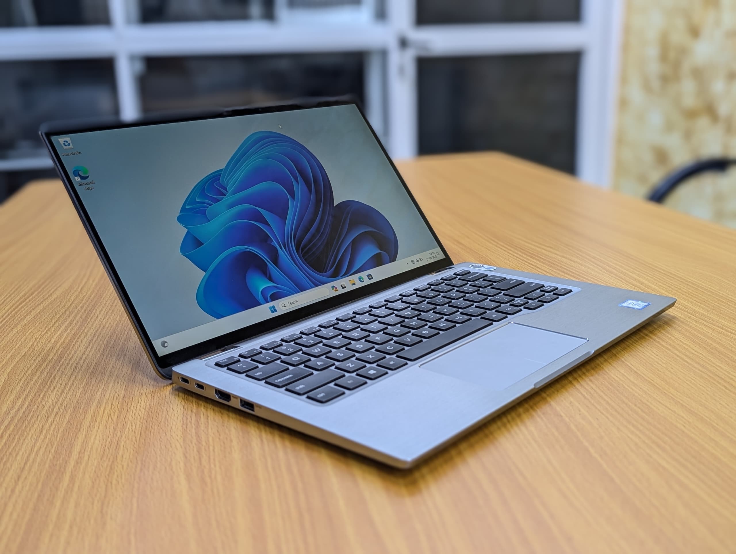 Dell Latitude 7400 2-in-1 Premium Laptop