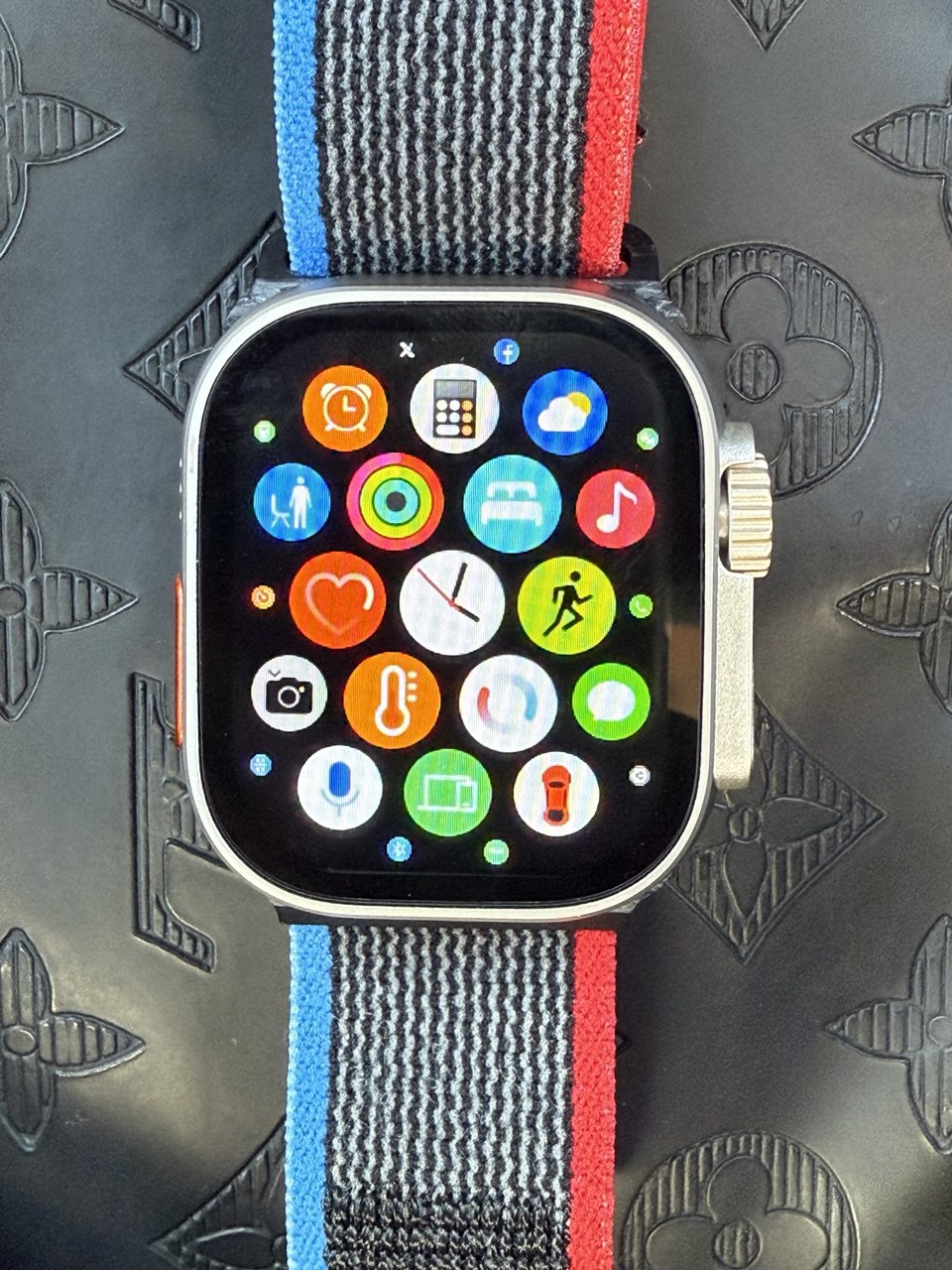 ⌚️ HR2 Ultra 2 – ساعة ذكية 49MM + سماعات لاسلكية 🎧