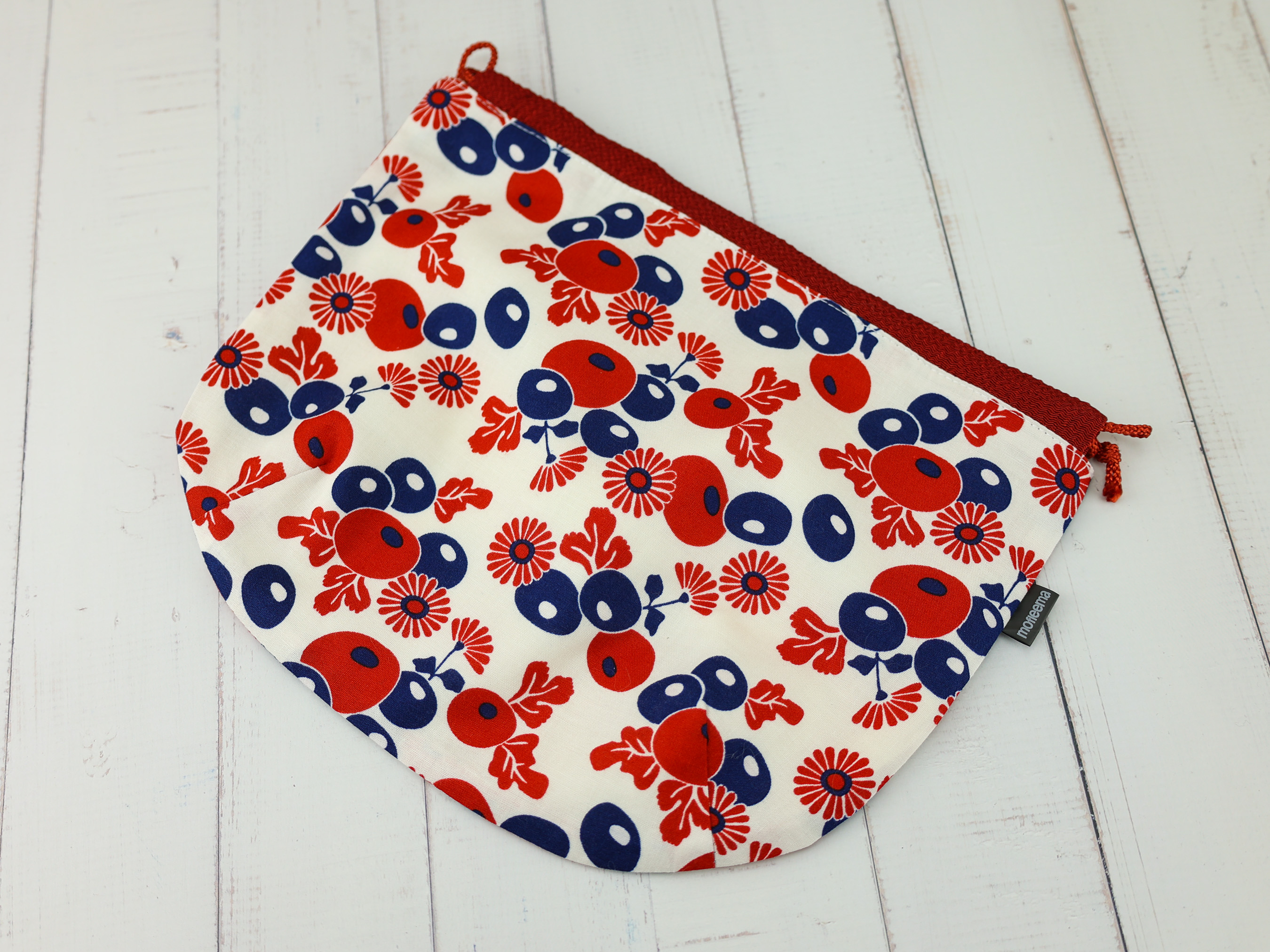 Retro Japanese Drawstring Pouch – Ume & Kiku Floral Pattern in Red and Navy