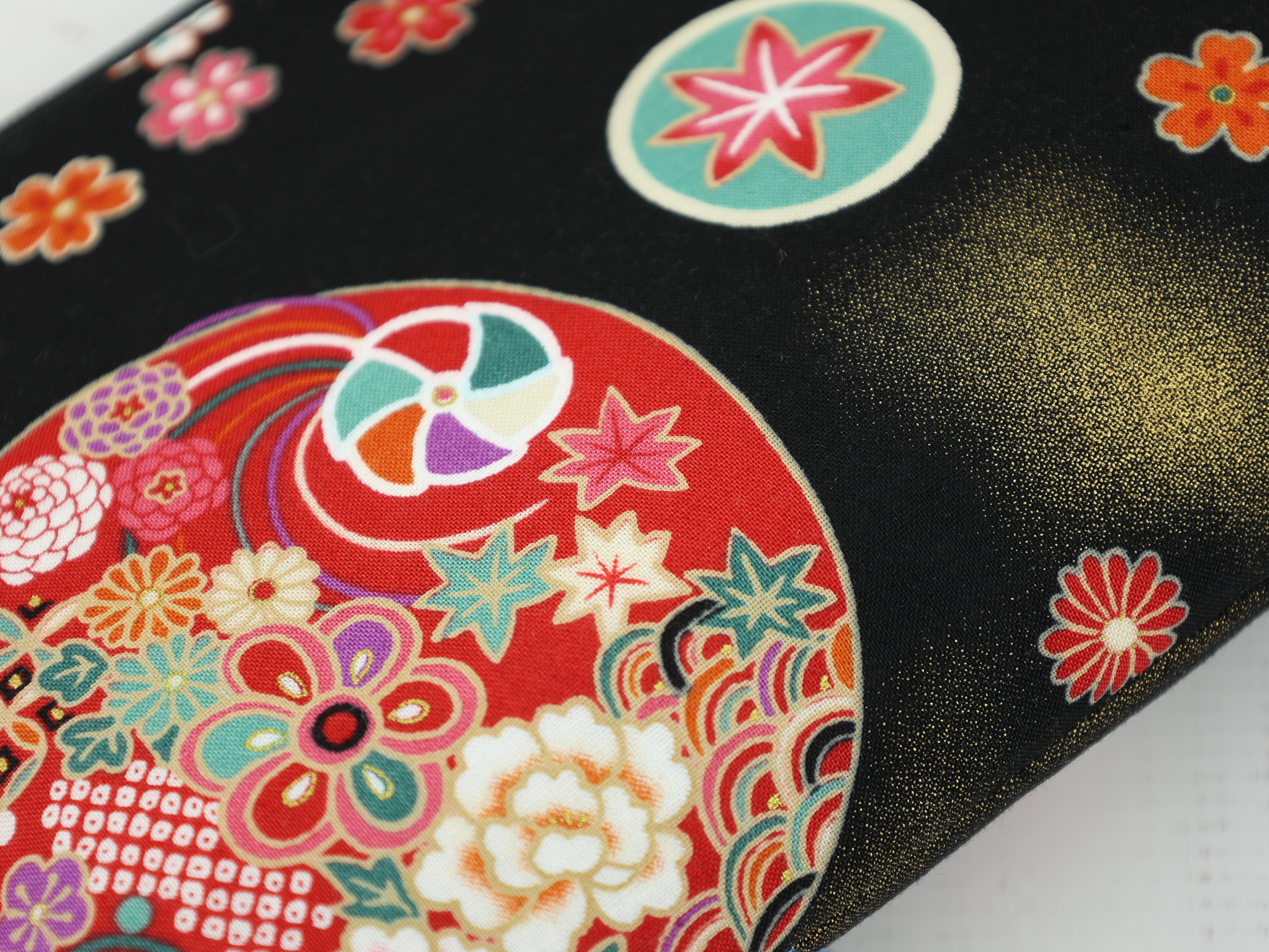 Japanese Floral Circle Zipper Pouch – Black Cotton Makeup Bag, Kimono-Inspired Gift Idea