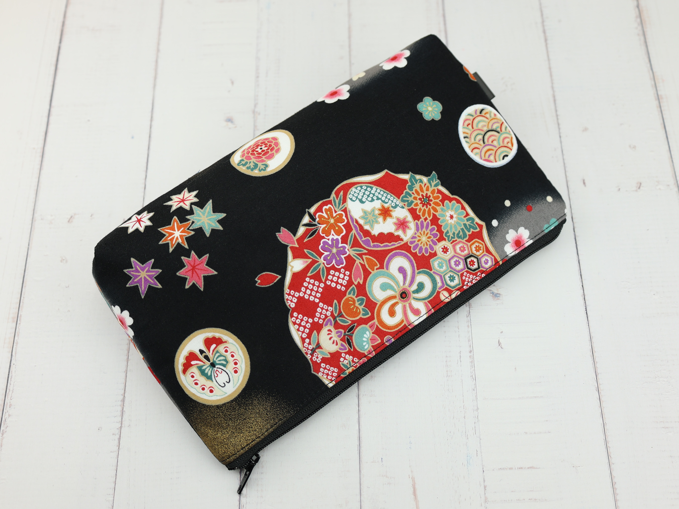 Japanese Floral Circle Zipper Pouch – Black Cotton Makeup Bag, Kimono-Inspired Gift Idea
