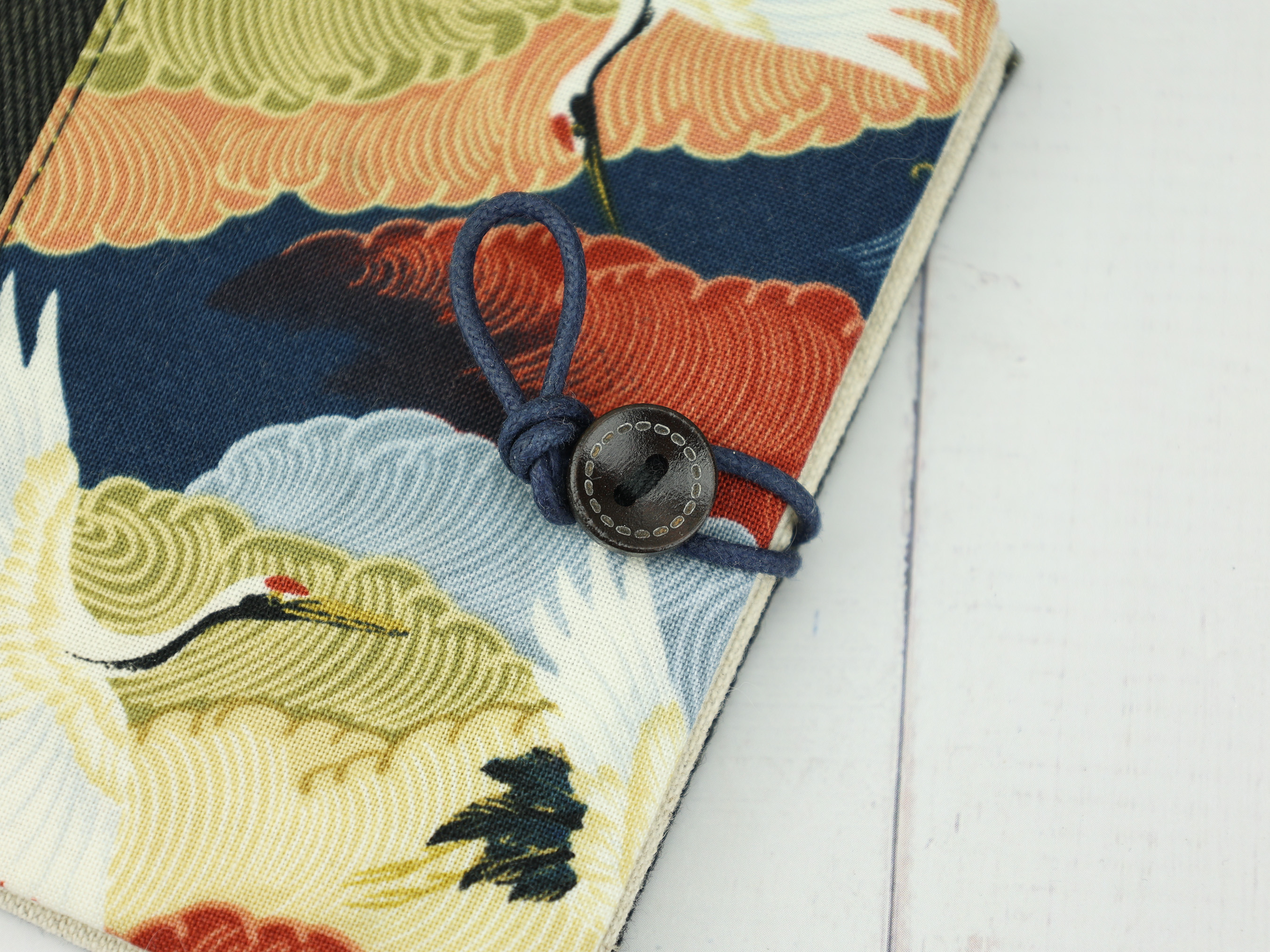 Tsuru Crane Pad Holder – Japanese Elegant Pouch with Flying Bird Pattern and Cotton Canvas Lining