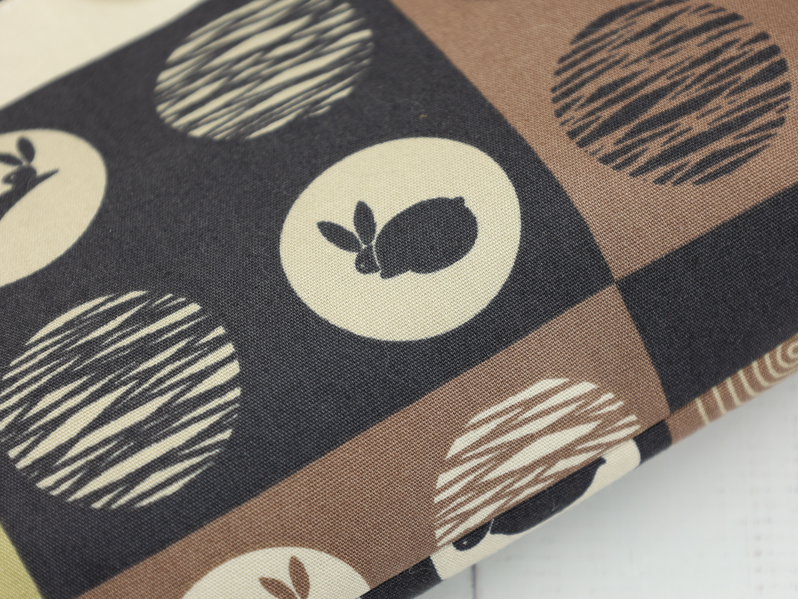 Japanese Rabbit Zipper Pouch – Minimalist Bunny Pattern Bag, Brown Cotton Makeup Organizer Gift