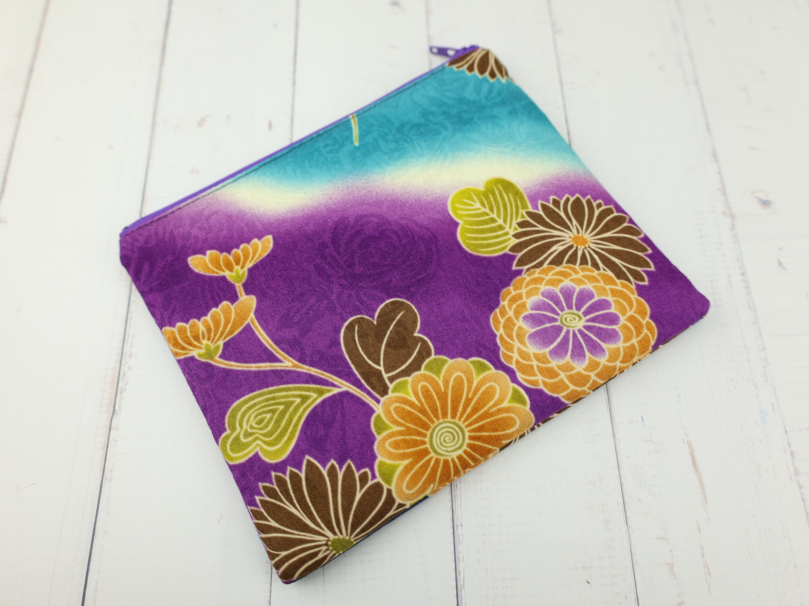 Purple & Navy Japanese Zipper Pouch – Elegant Kiku Chrysanthemum Pattern Cosmetic Bag