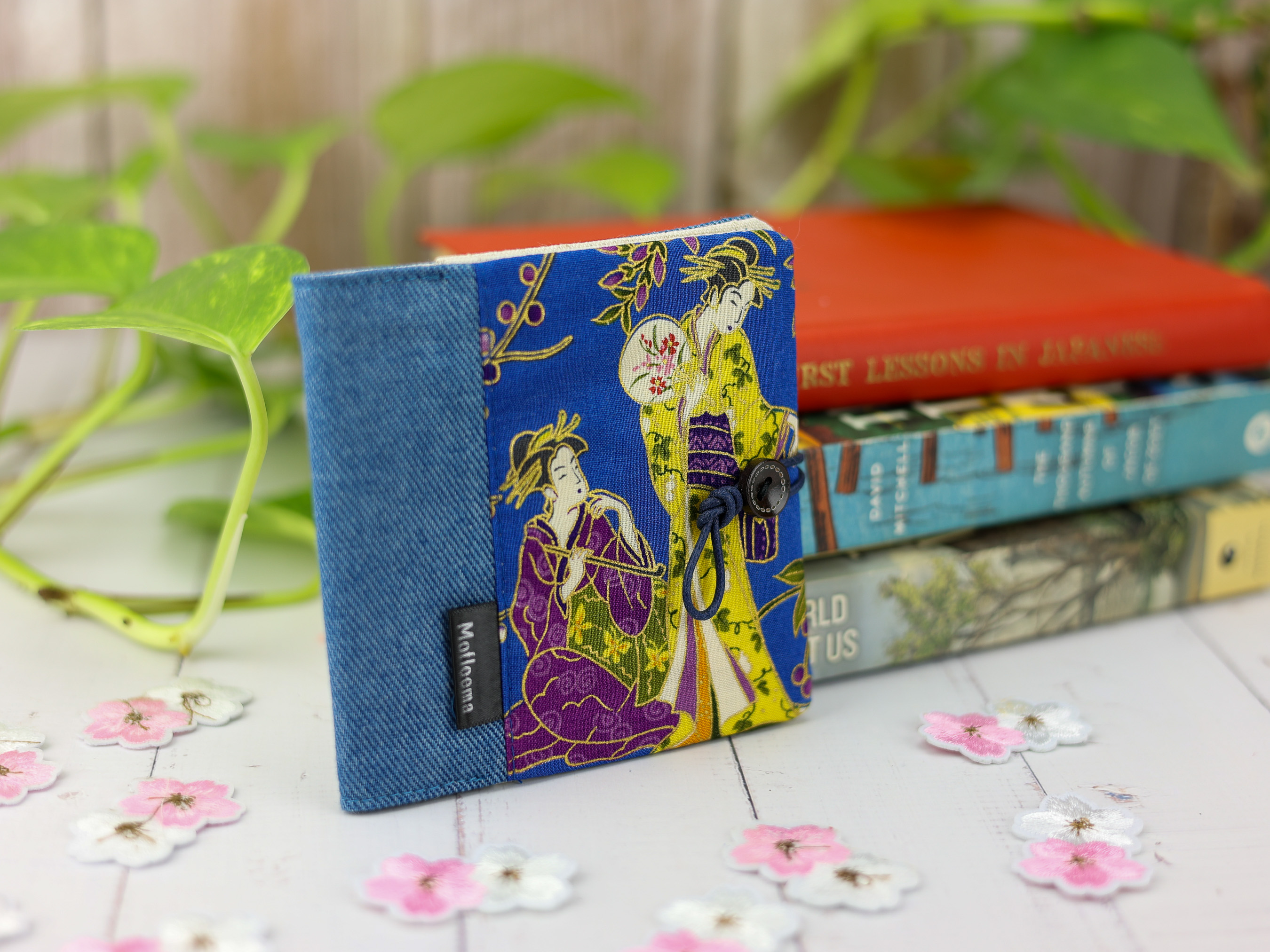 Geisha Pad Holder – Japanese Blue Fabric Pouch with Traditional Woman Motif and Button Closure