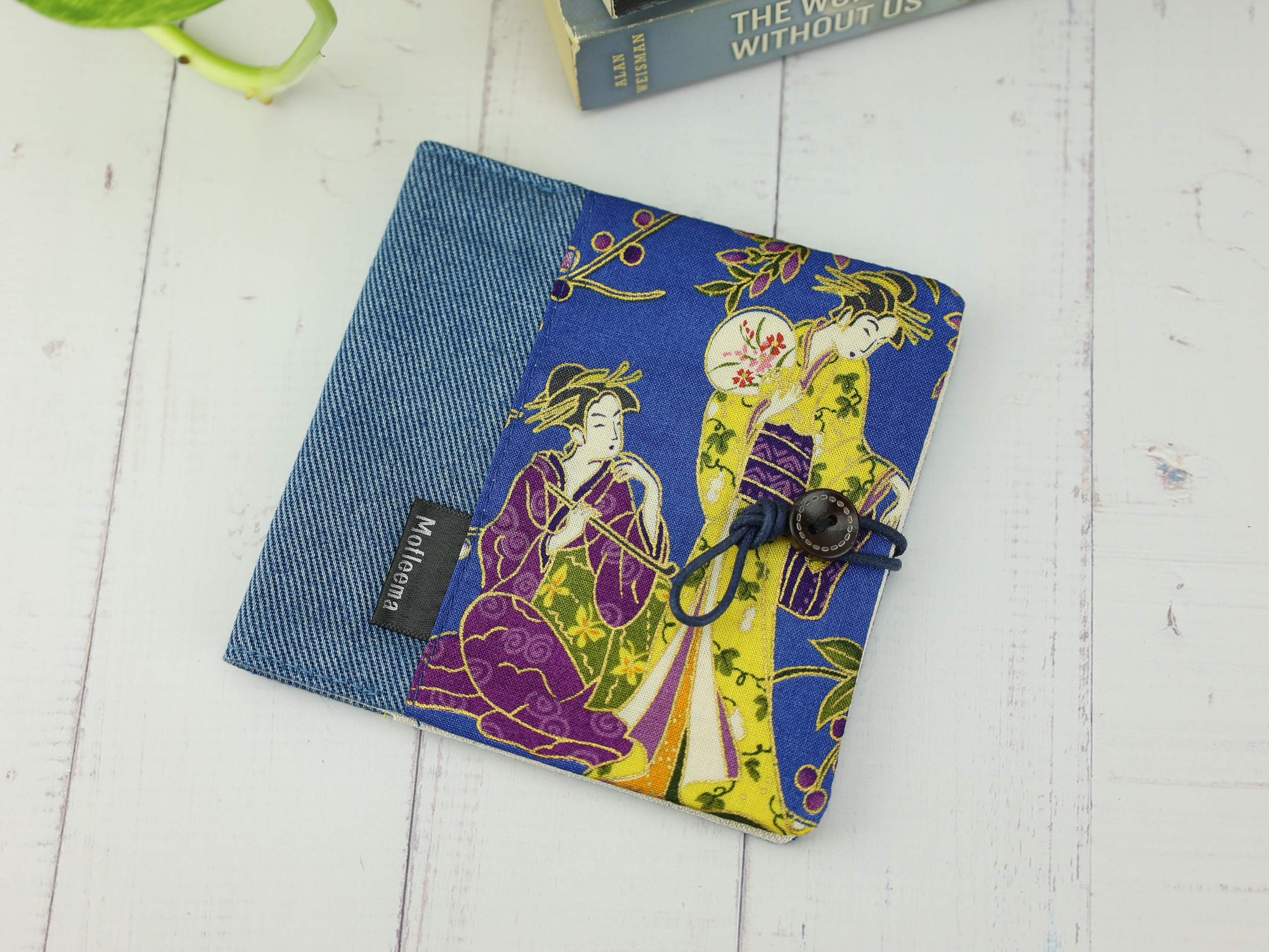 Geisha Pad Holder – Japanese Blue Fabric Pouch with Traditional Woman Motif and Button Closure