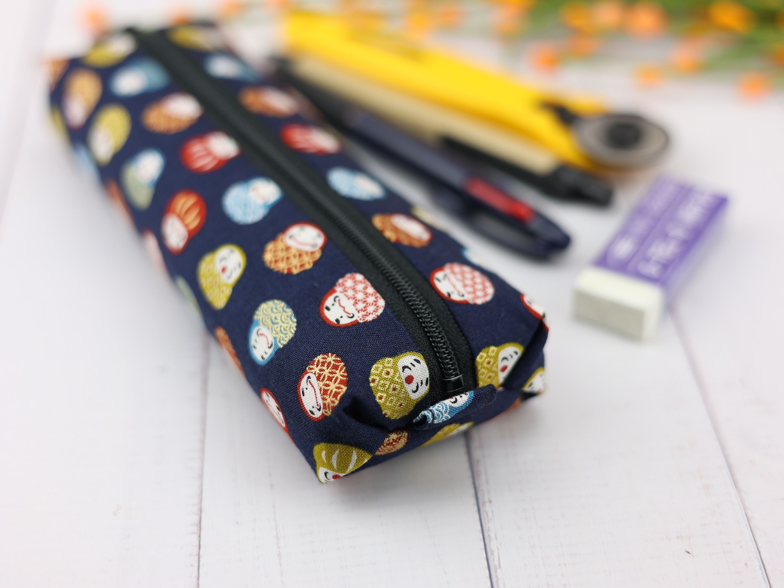 Daruma Zipper Pouch – Soft Flat Pencil Case with Japanese Lucky Charm Pattern, Cotton & Lined