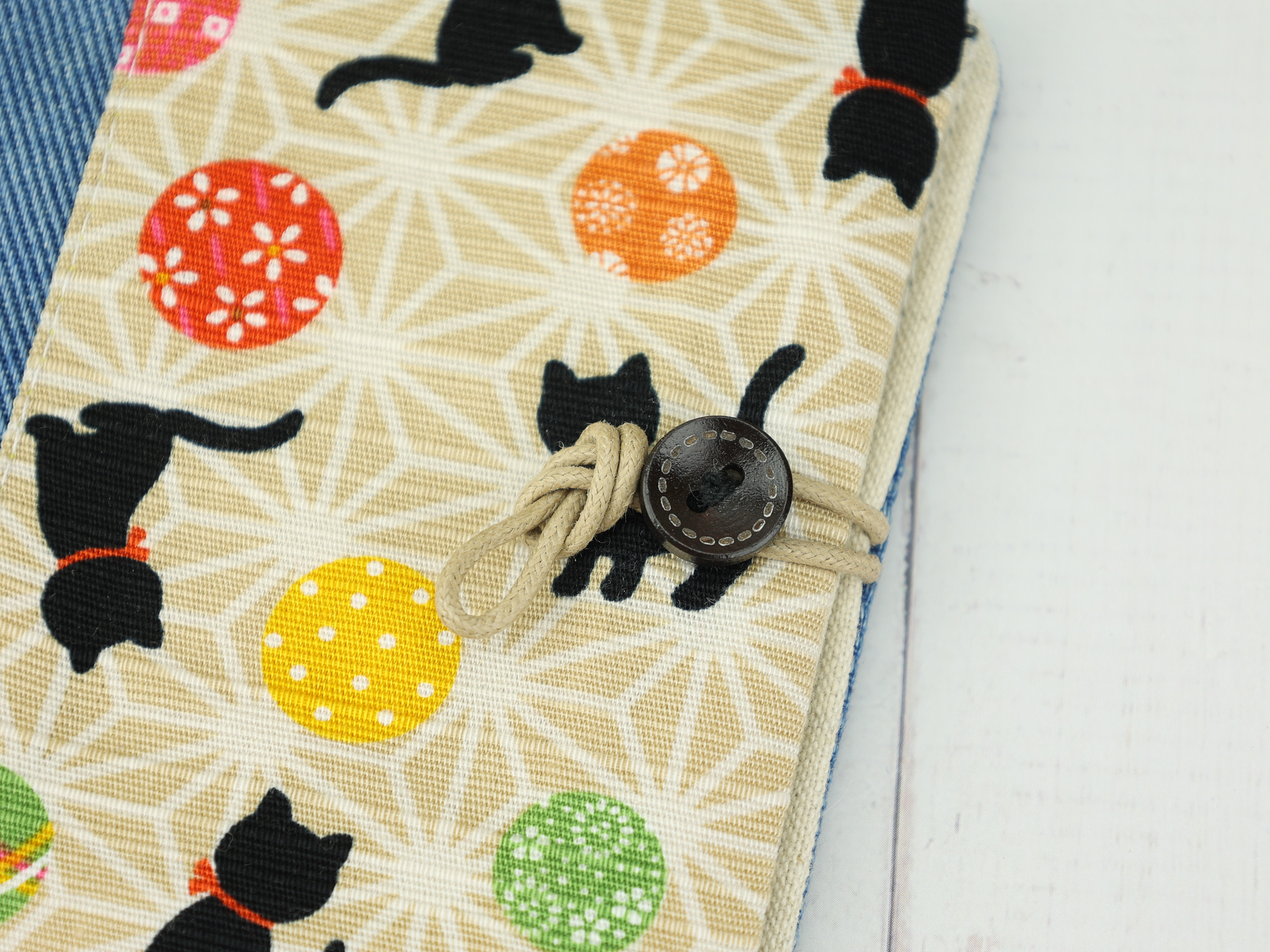 Black Cat & Temari Pad Holder – Japanese Beige Pouch with Ball and Asanoha Pattern