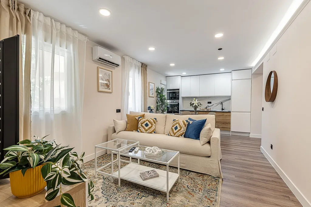 Piso Calle del Apóstol Santiago 21, Ventas Madrid