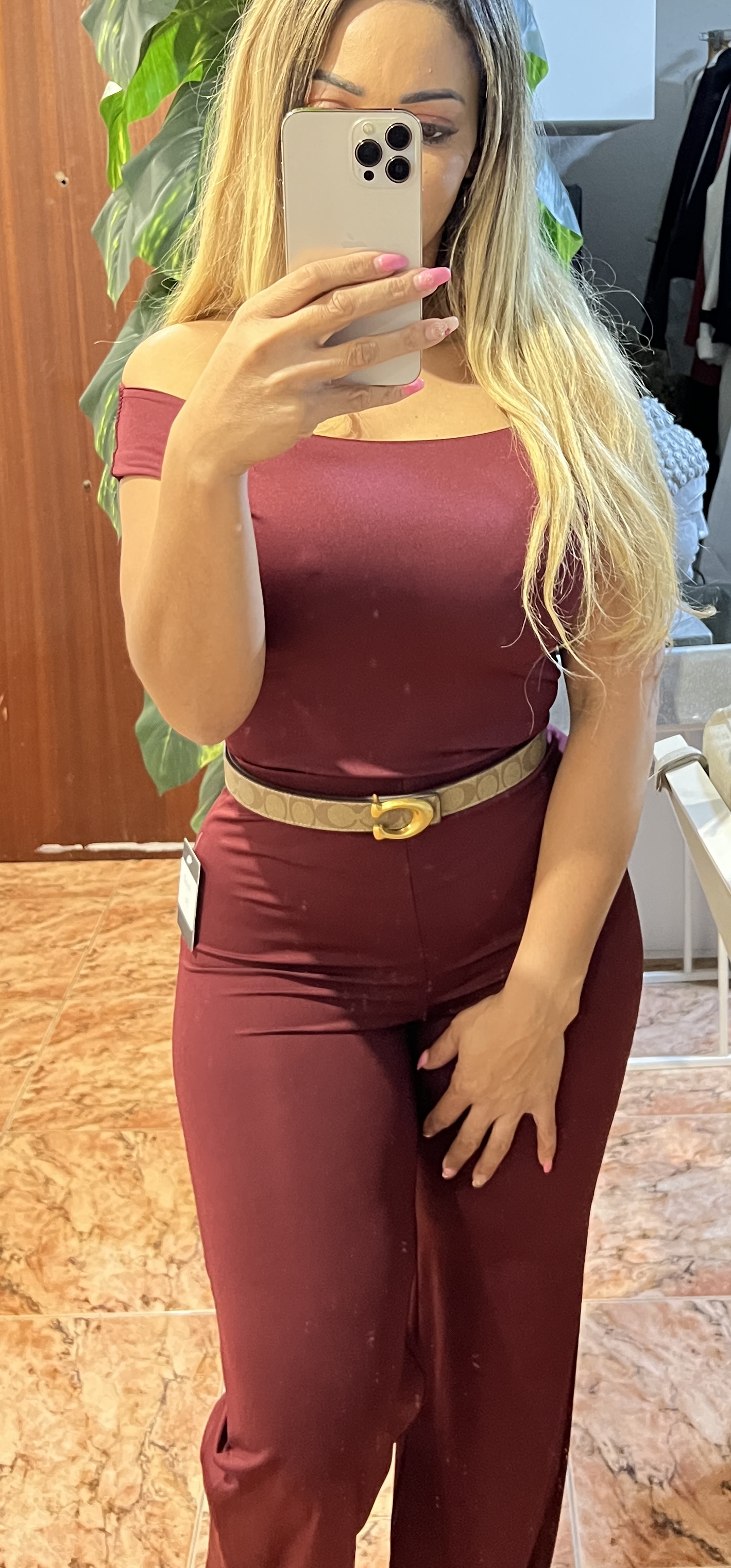 Conjunto burdeos de mujer