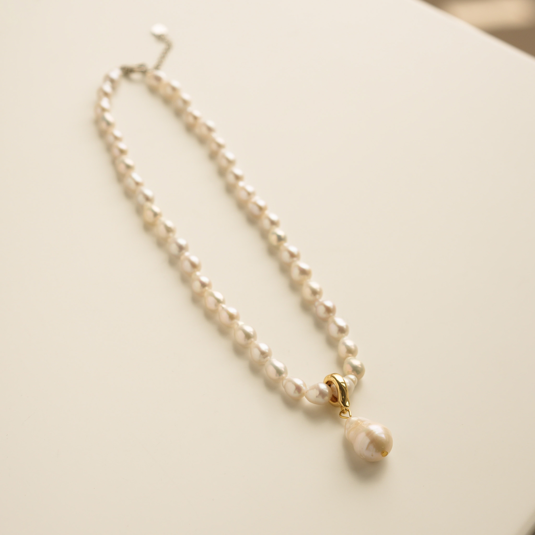 Pearl Necklace with Baroque Pendant