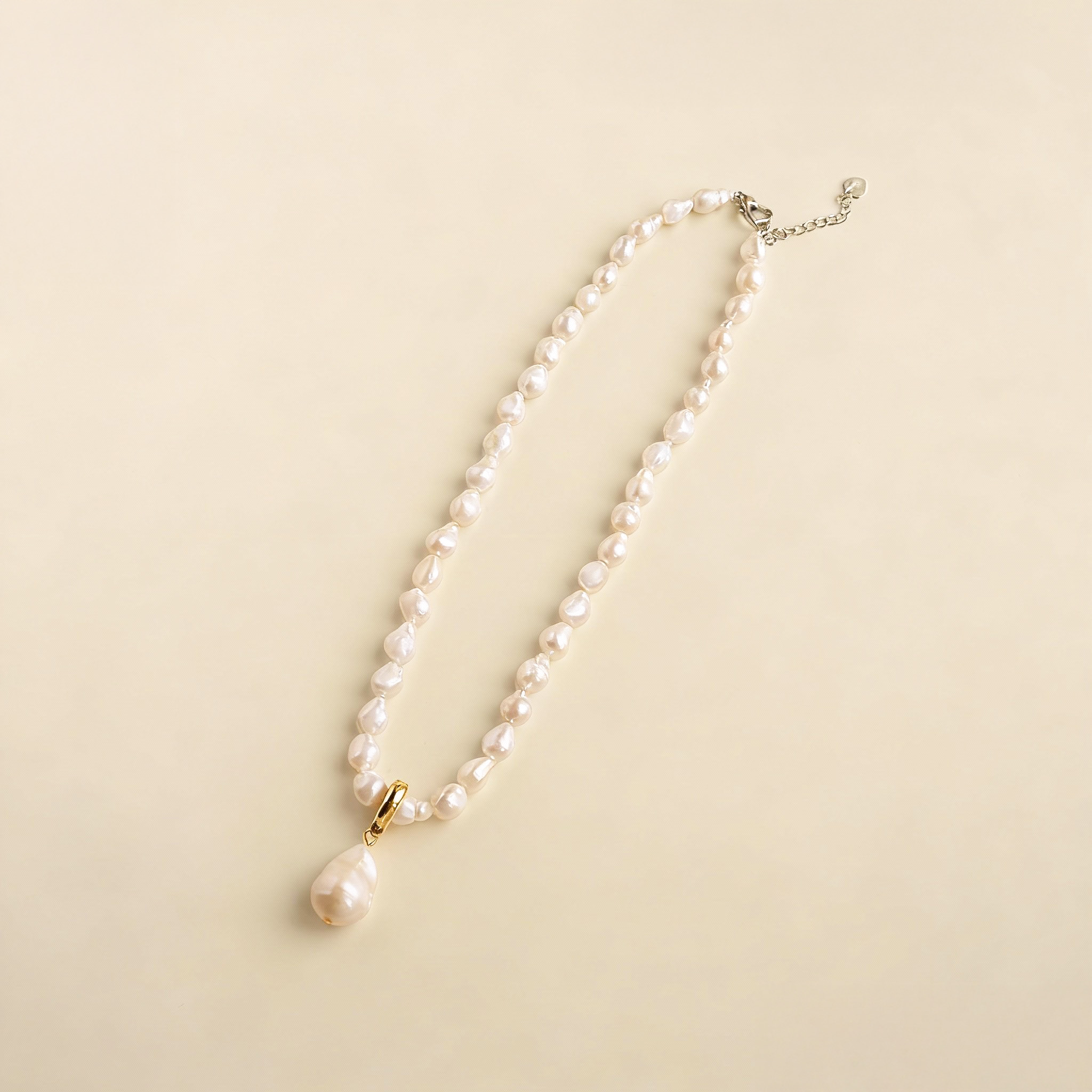 Pearl Necklace with Baroque Pendant