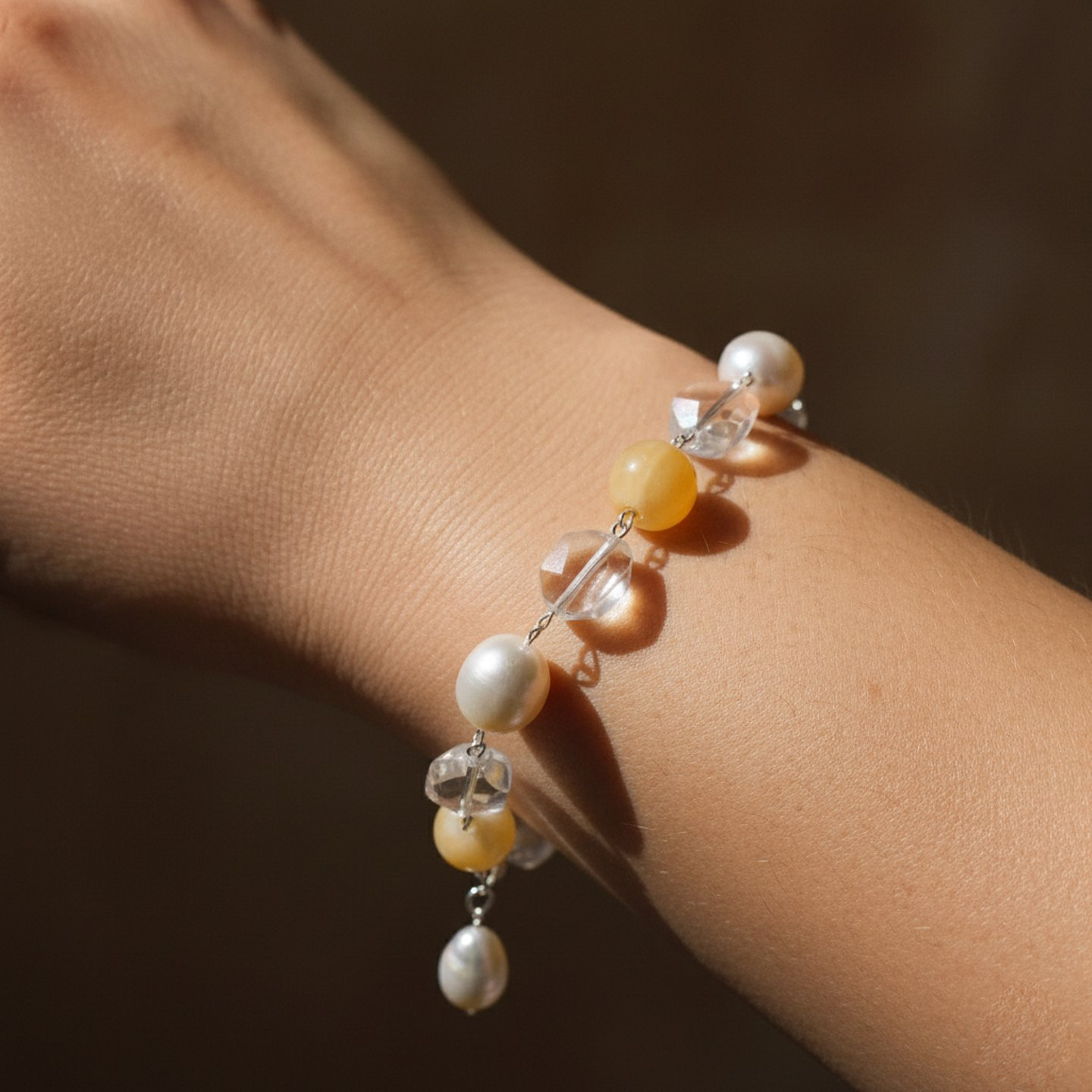 Elegant Pearl and Crystal Bracelet