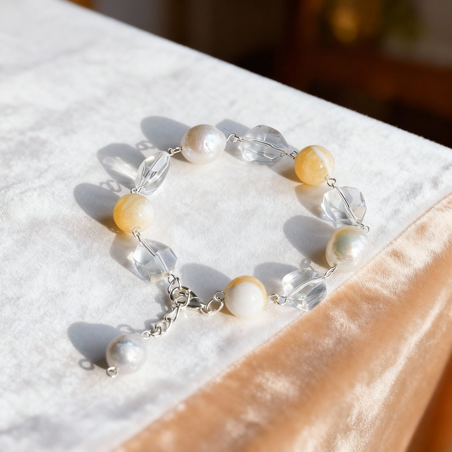 Elegant Pearl and Crystal Bracelet