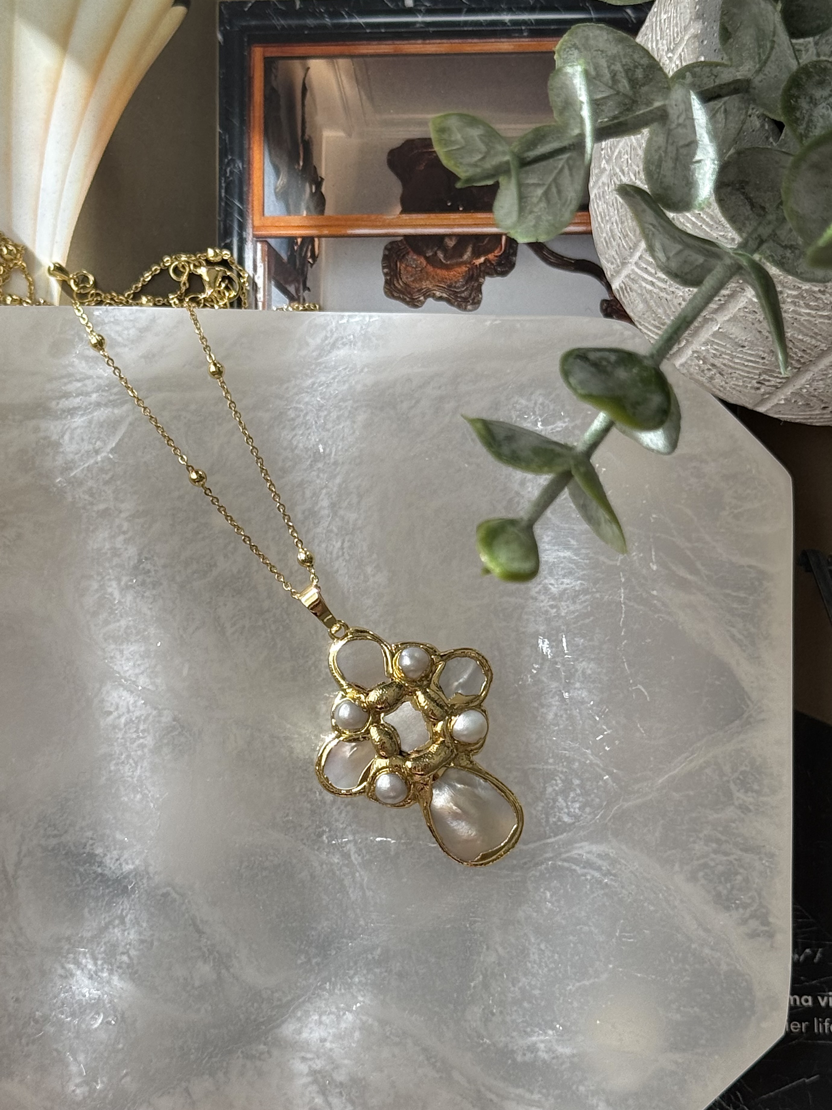 Mother of Pearl Pendant Cross Necklace 