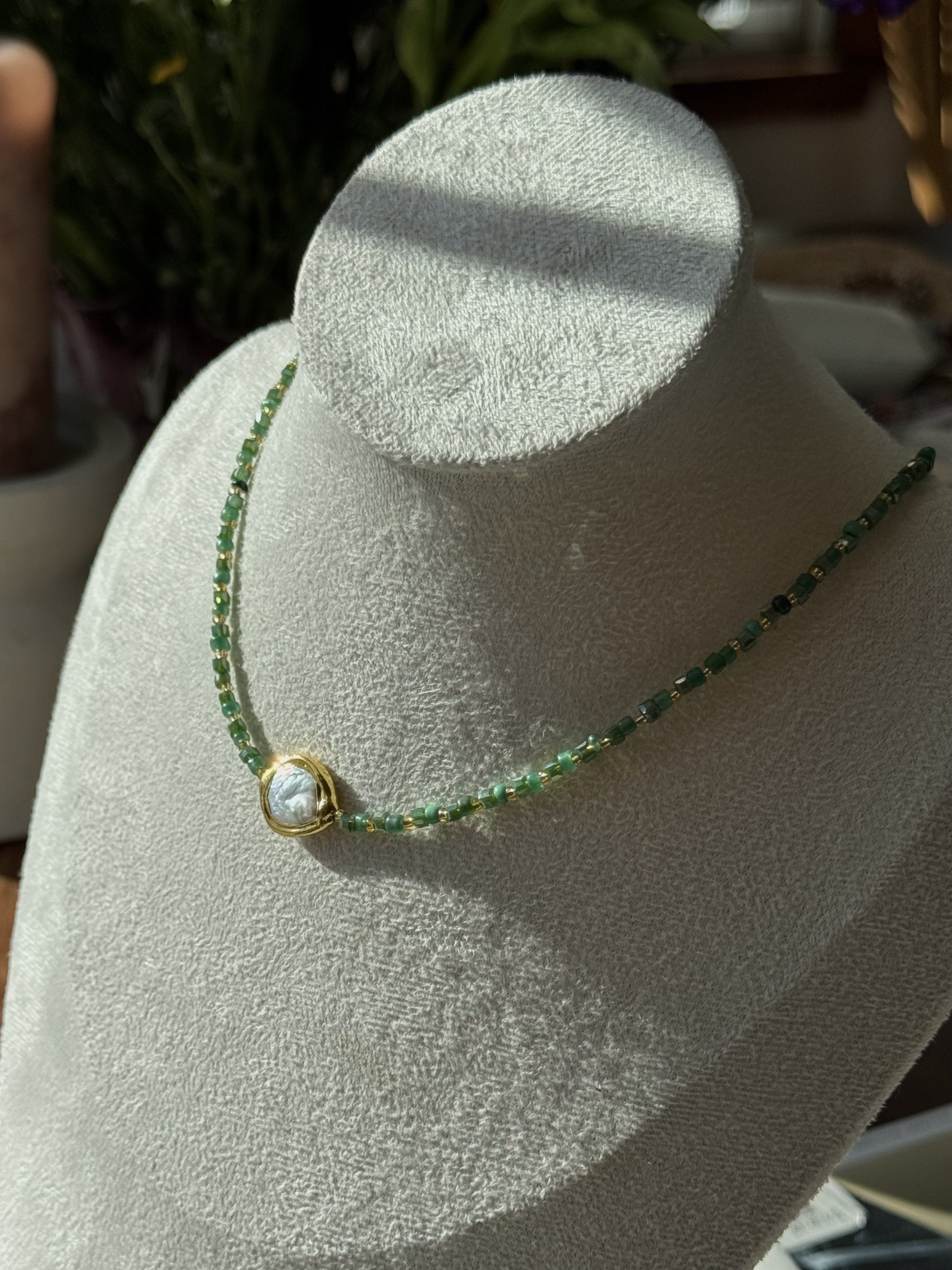 Verdant Pearl Choker