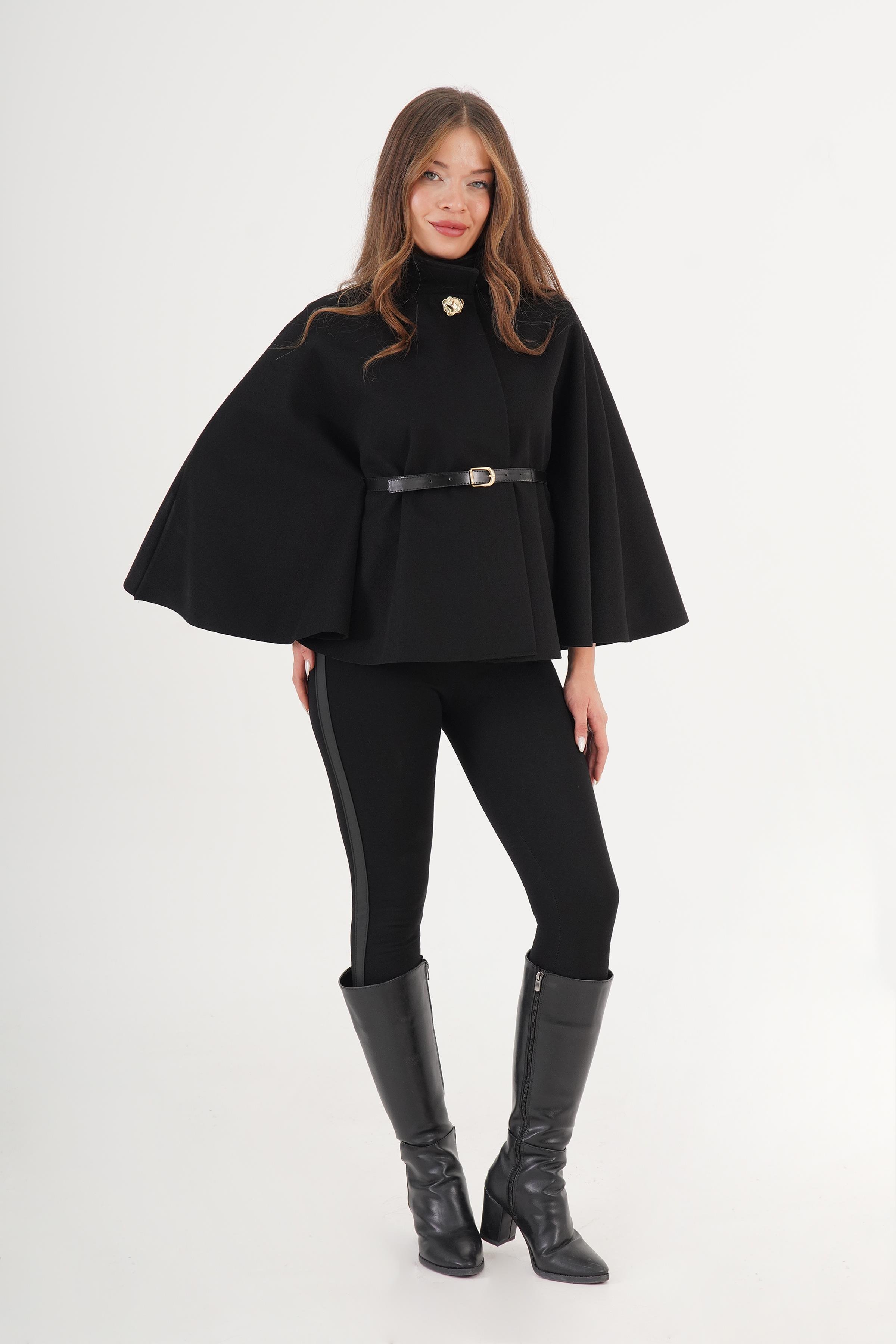Cape noire élégante