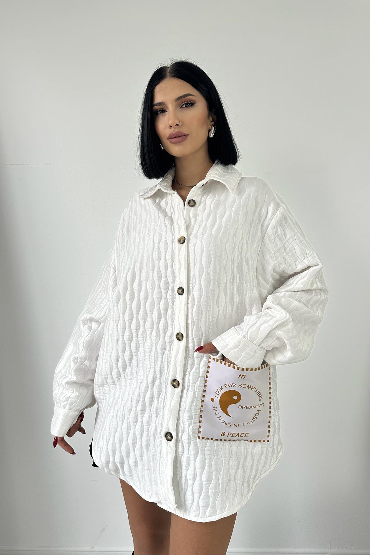 Chemise oversize blanche matelassée