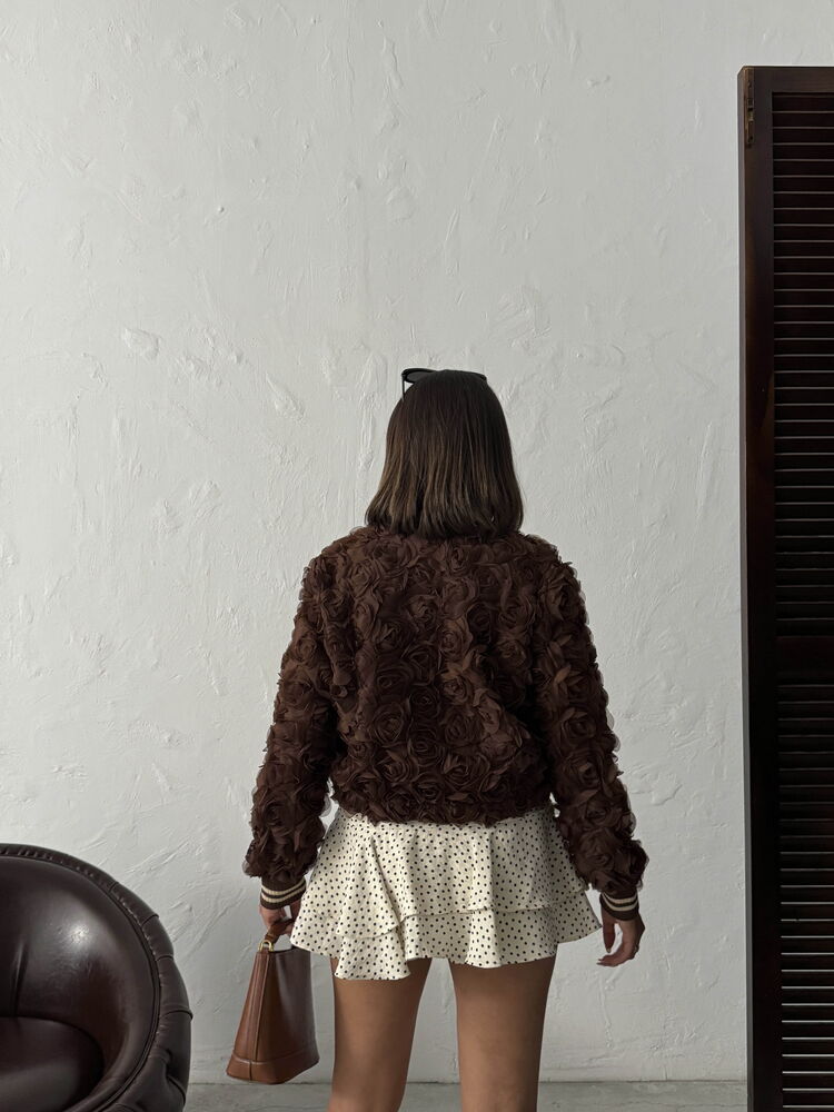 Veste à fleurs marron