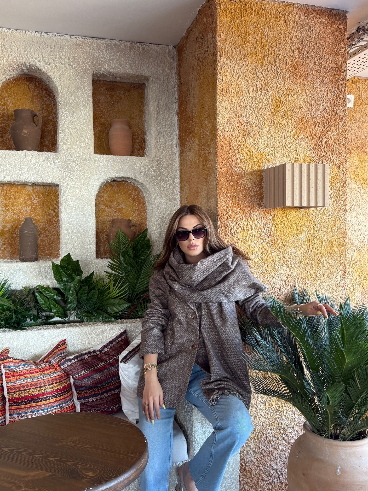 Veste en laine marron avec écharpe