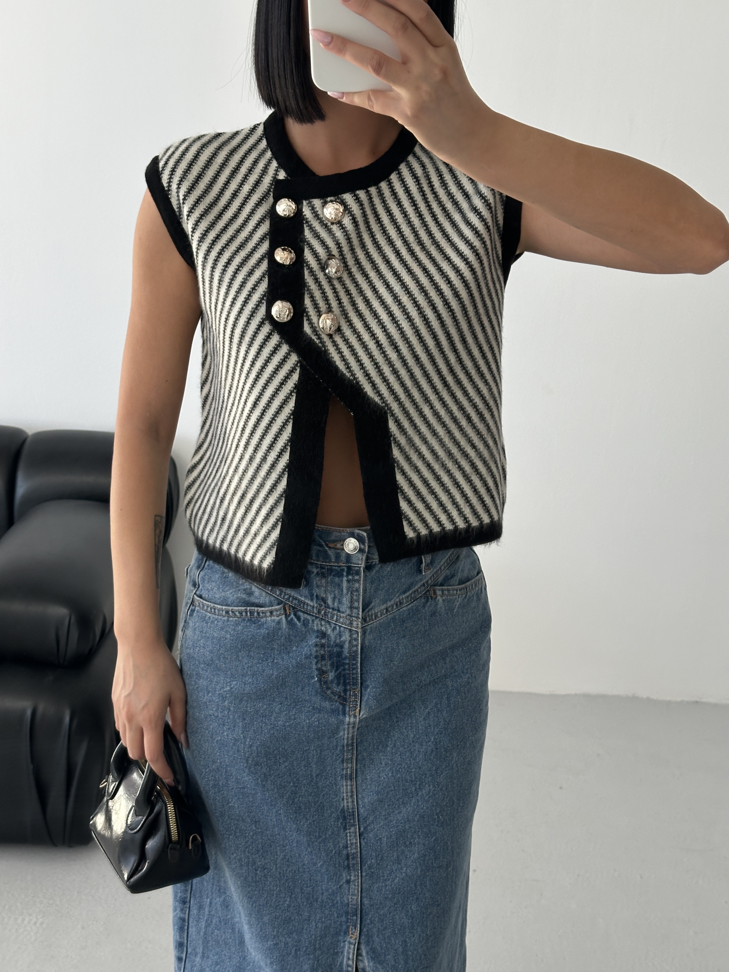 Gilet rayé noir et blanc